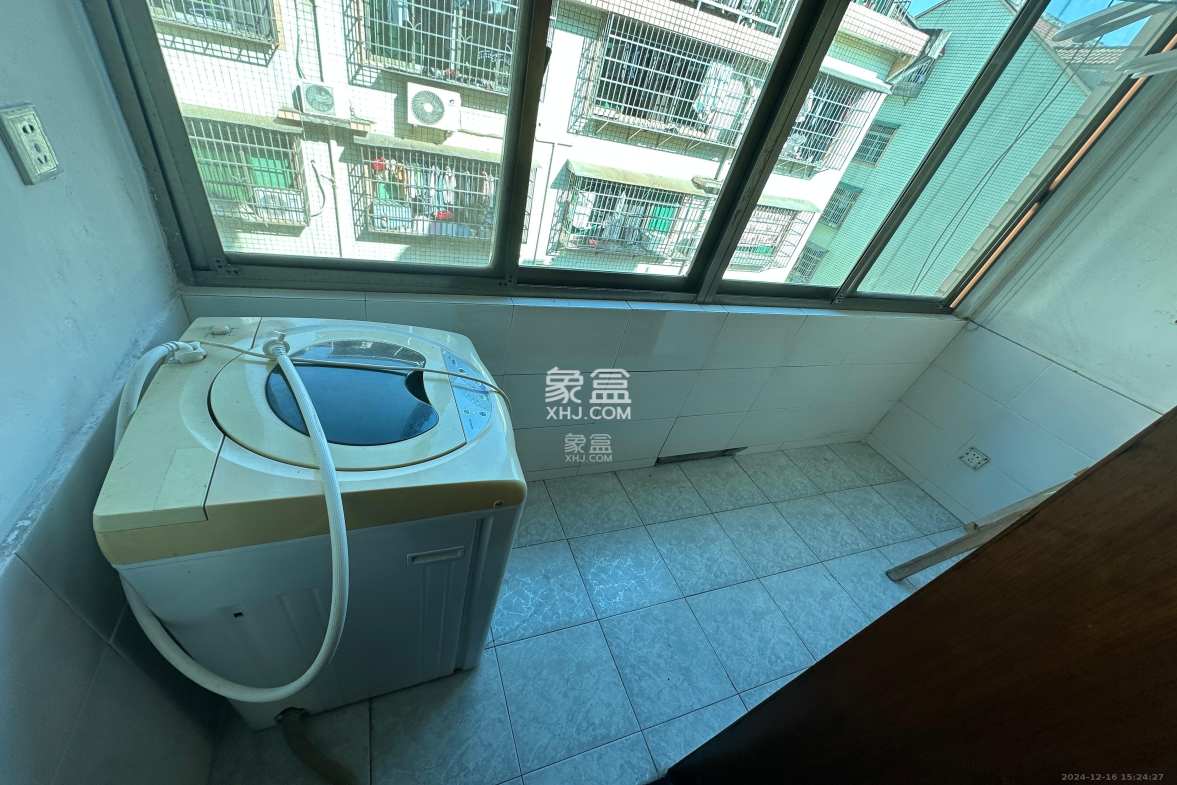 火炬村 2室1厅1卫 1600.0元/月 火炬村 2室1厅1卫 1600.0元/月室内图