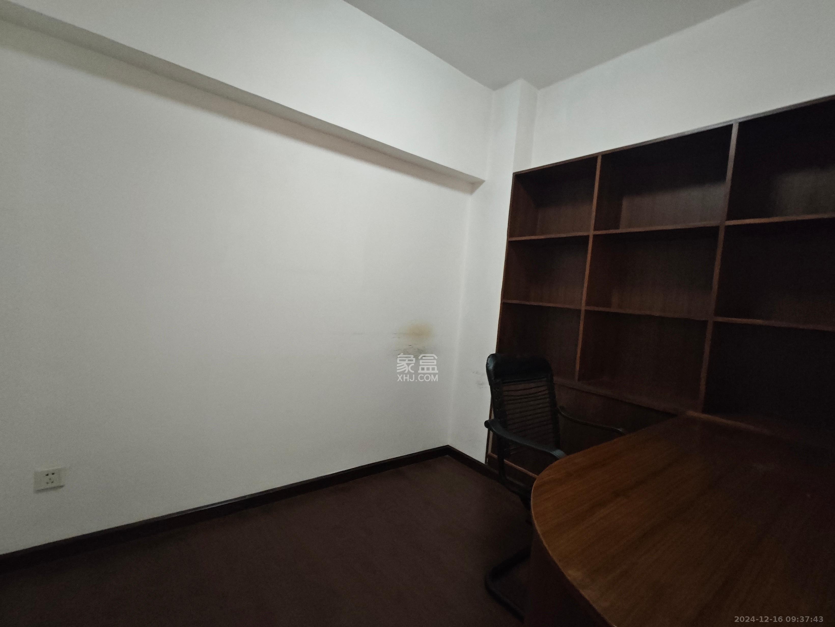 在水一方 3室1厅1卫 2500.0元/月 在水一方 3室1厅1卫 2500.0元/月室内图