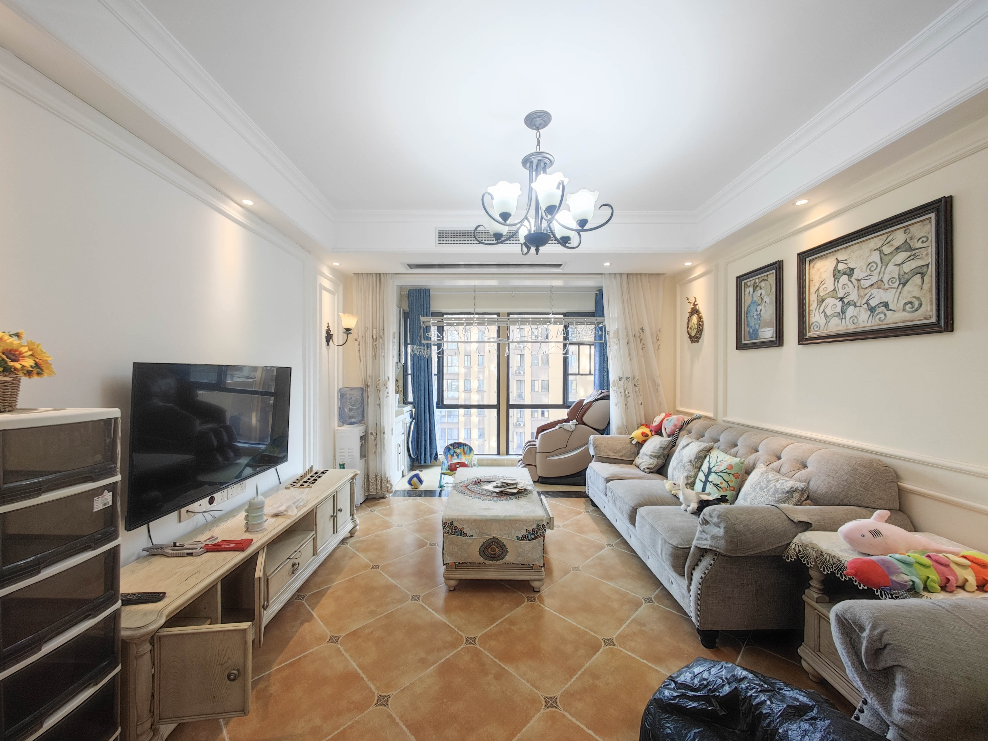 正旺国际铭城(正旺U公馆)  3室2厅1卫    130.0万客厅