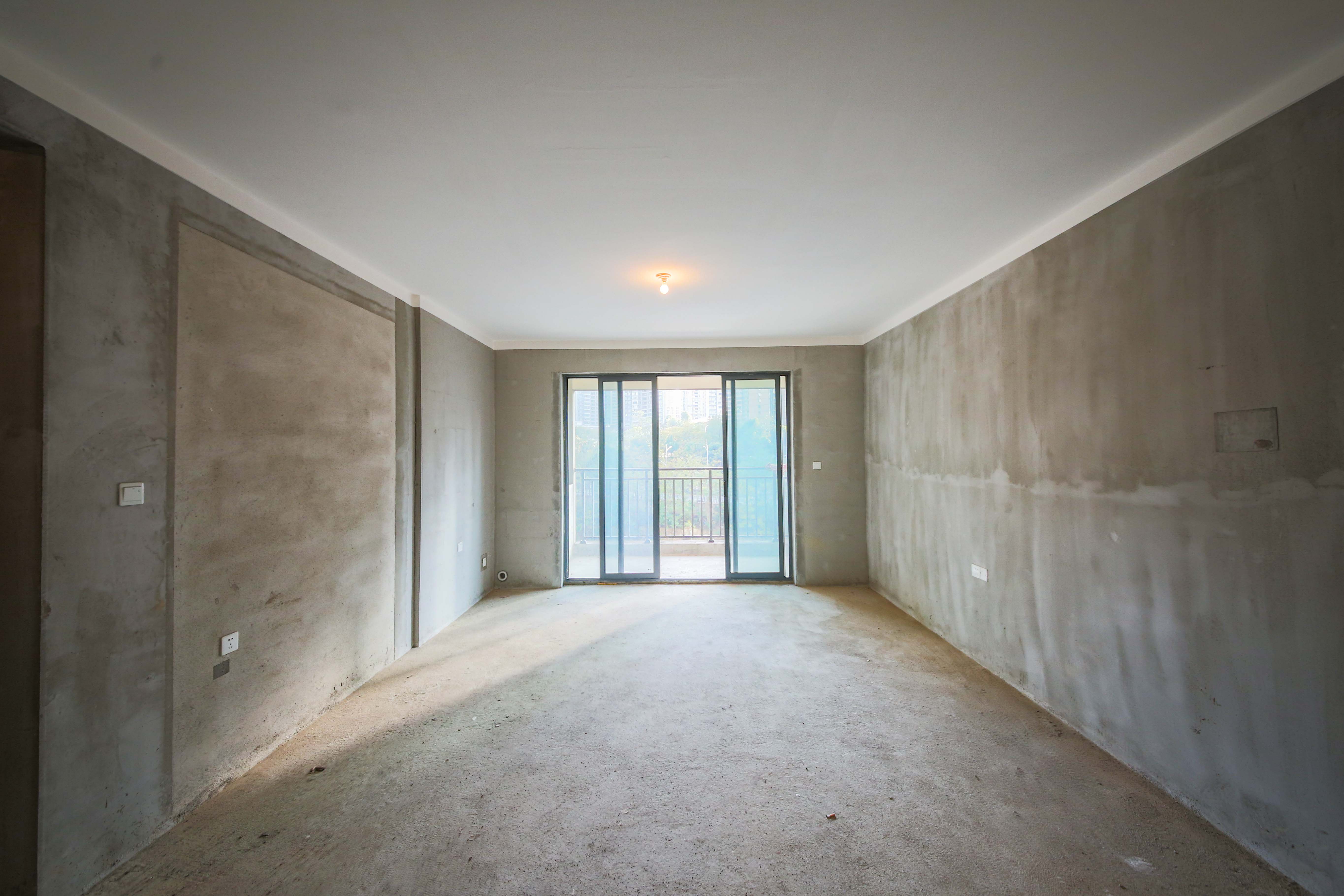 中建钰和城  4室2厅2卫   180.00万