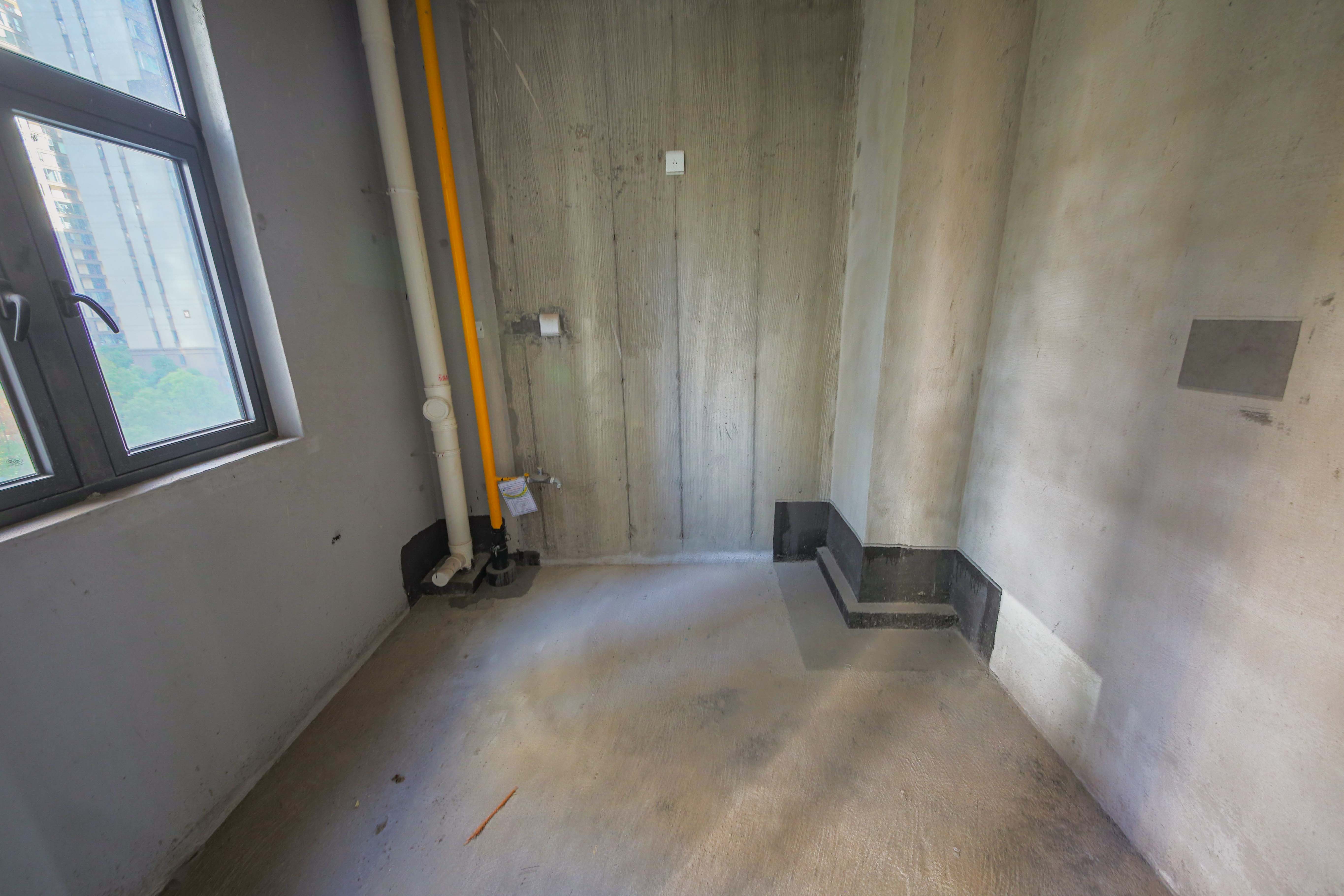 中建钰和城  4室2厅2卫   180.00万厨房