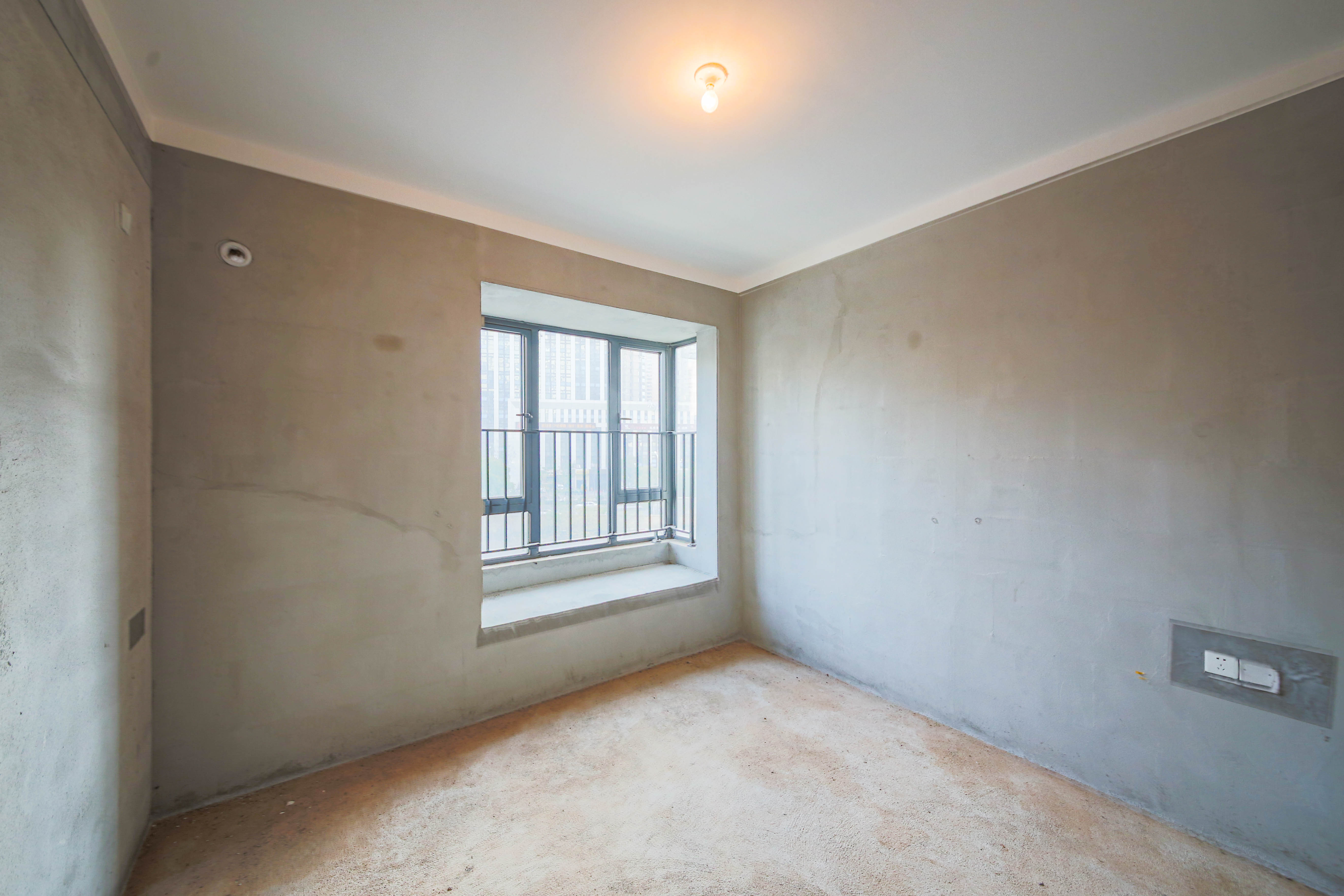 中建钰和城  4室2厅2卫   180.00万卧室