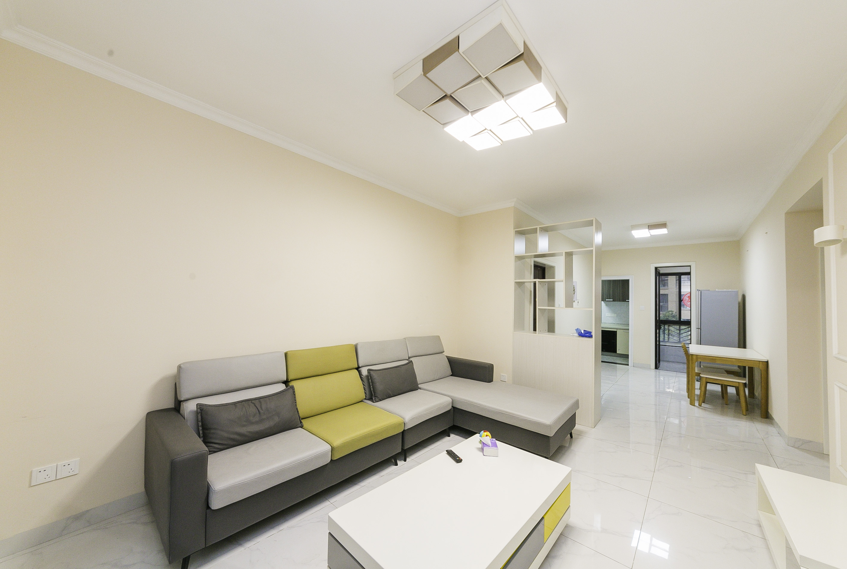 奥林匹克花园贡院二期  2室2厅1卫    82.0万 奥林匹克花园贡院二期  2室2厅1卫    82.0万客厅