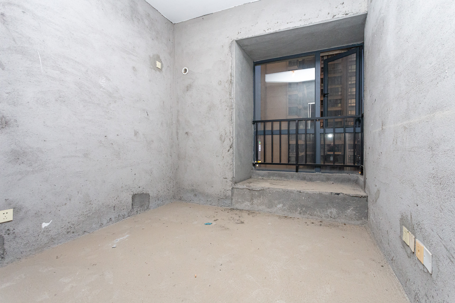 勤诚达新界  3室2厅1卫    65.0万 勤诚达新界  3室2厅1卫    65.0万卧室