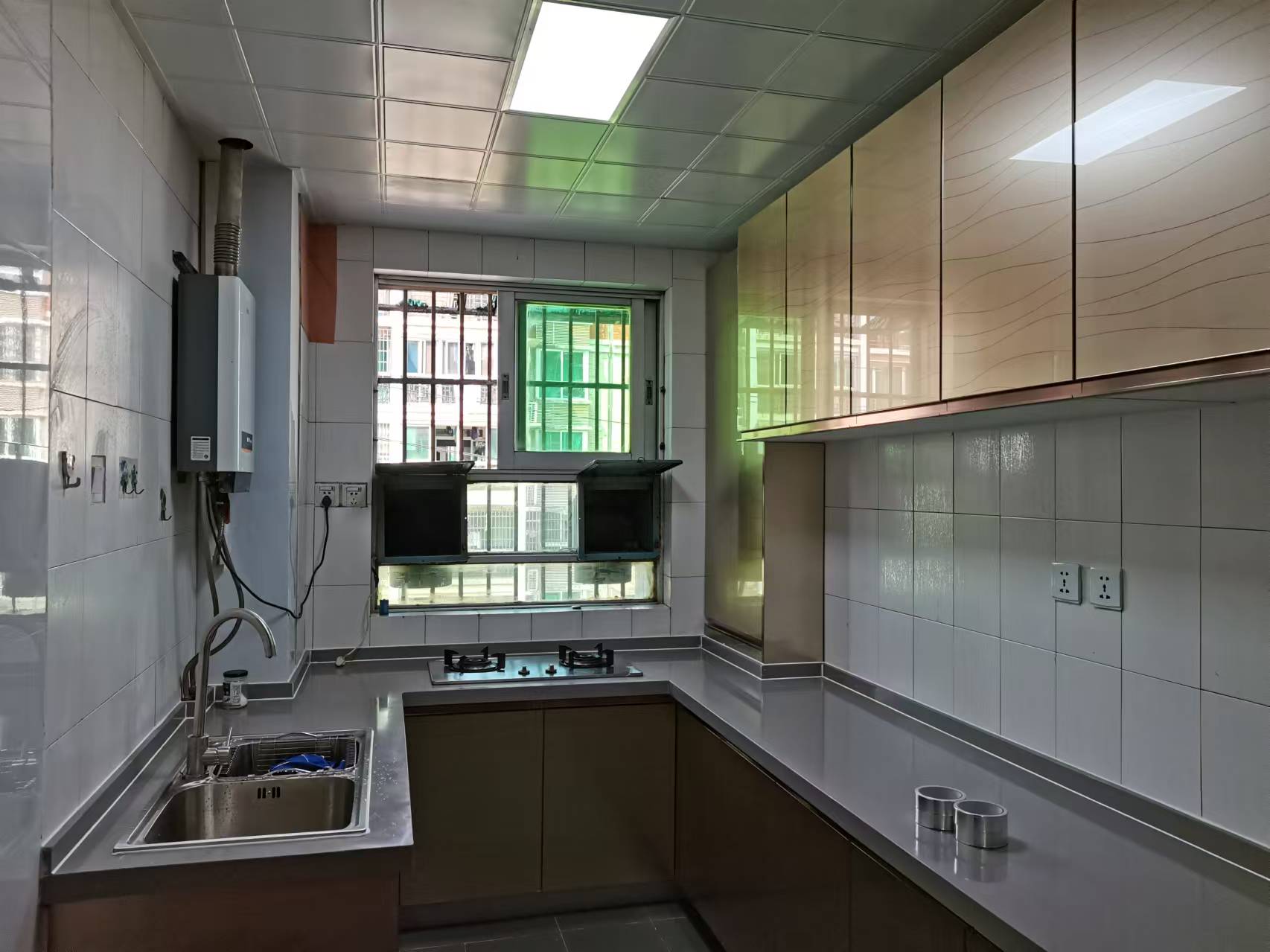 广福园 3室2厅1卫 2200.0元/月 广福园 3室2厅1卫 2200.0元/月室内图