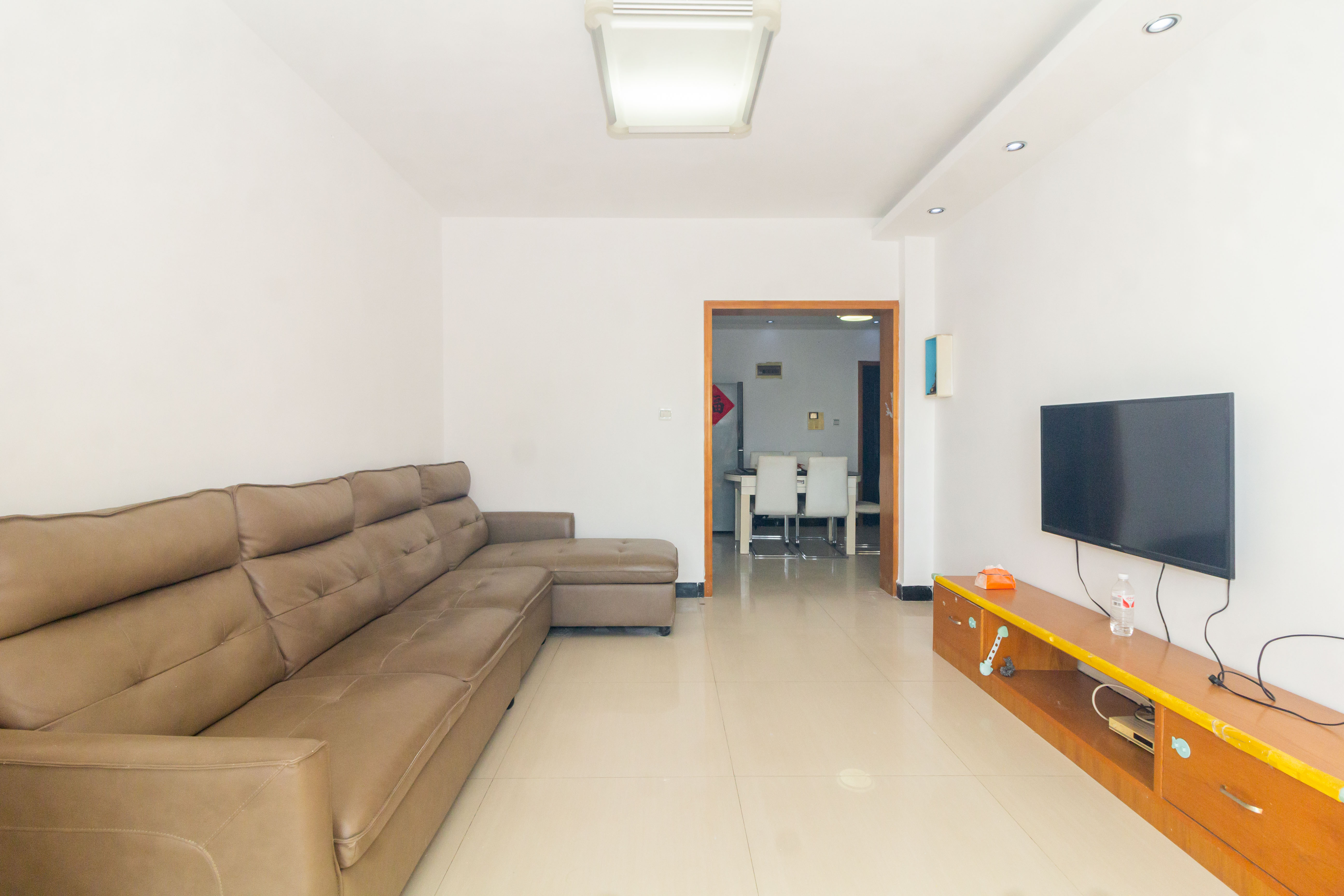 东业苹果社区 2室2厅1卫 38.8万 东业苹果社区 2室2厅1卫 38.8万客厅