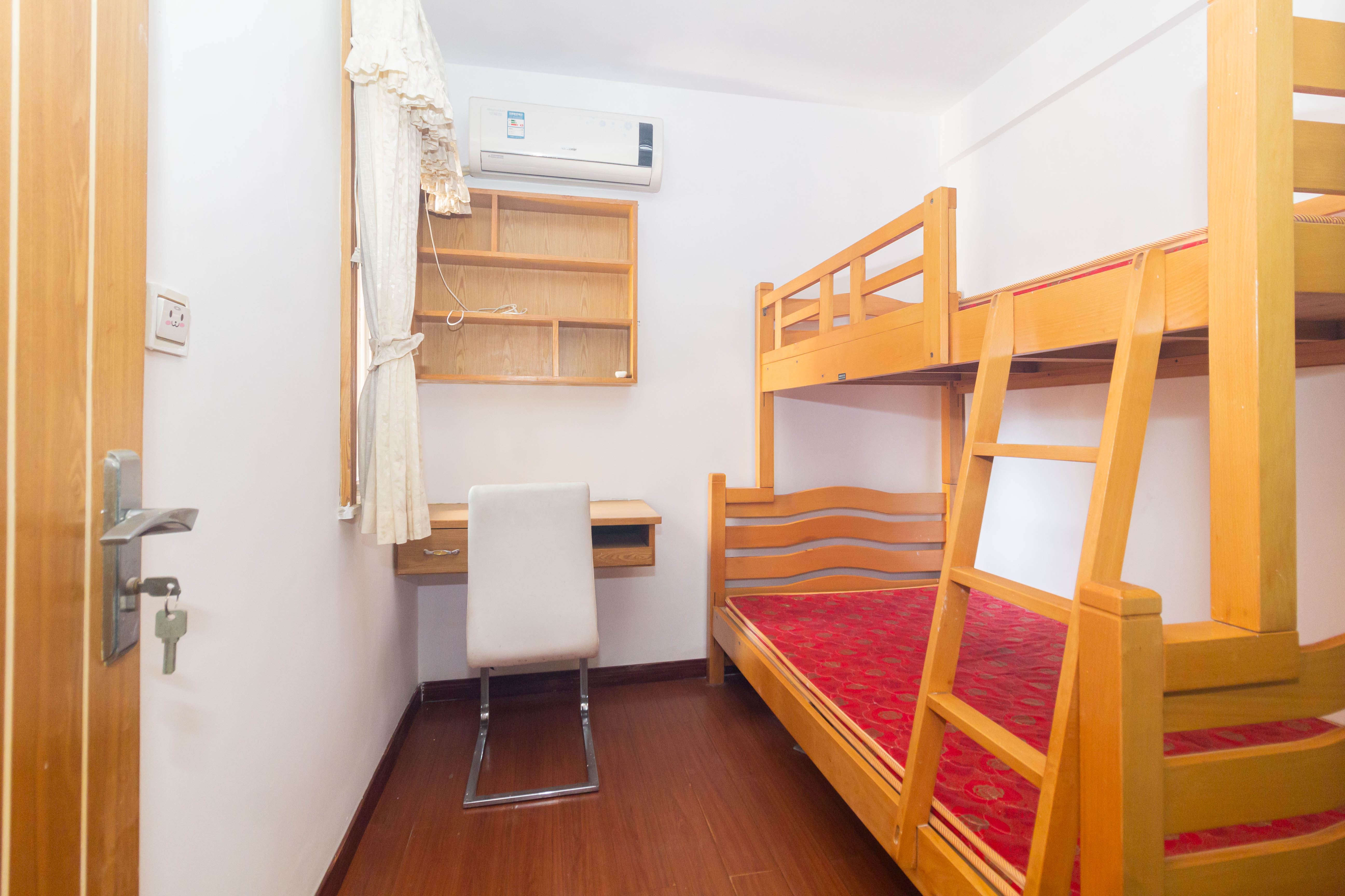 东业苹果社区  2室2厅1卫    38.8万卧室