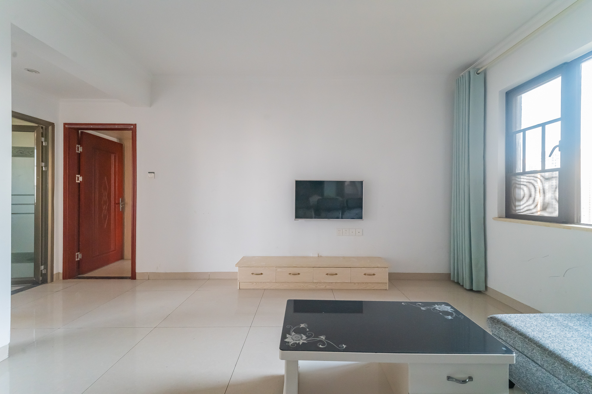 华润置地广场一期 3室2厅1卫 73.8万 华润置地广场一期 3室2厅1卫 73.8万客厅