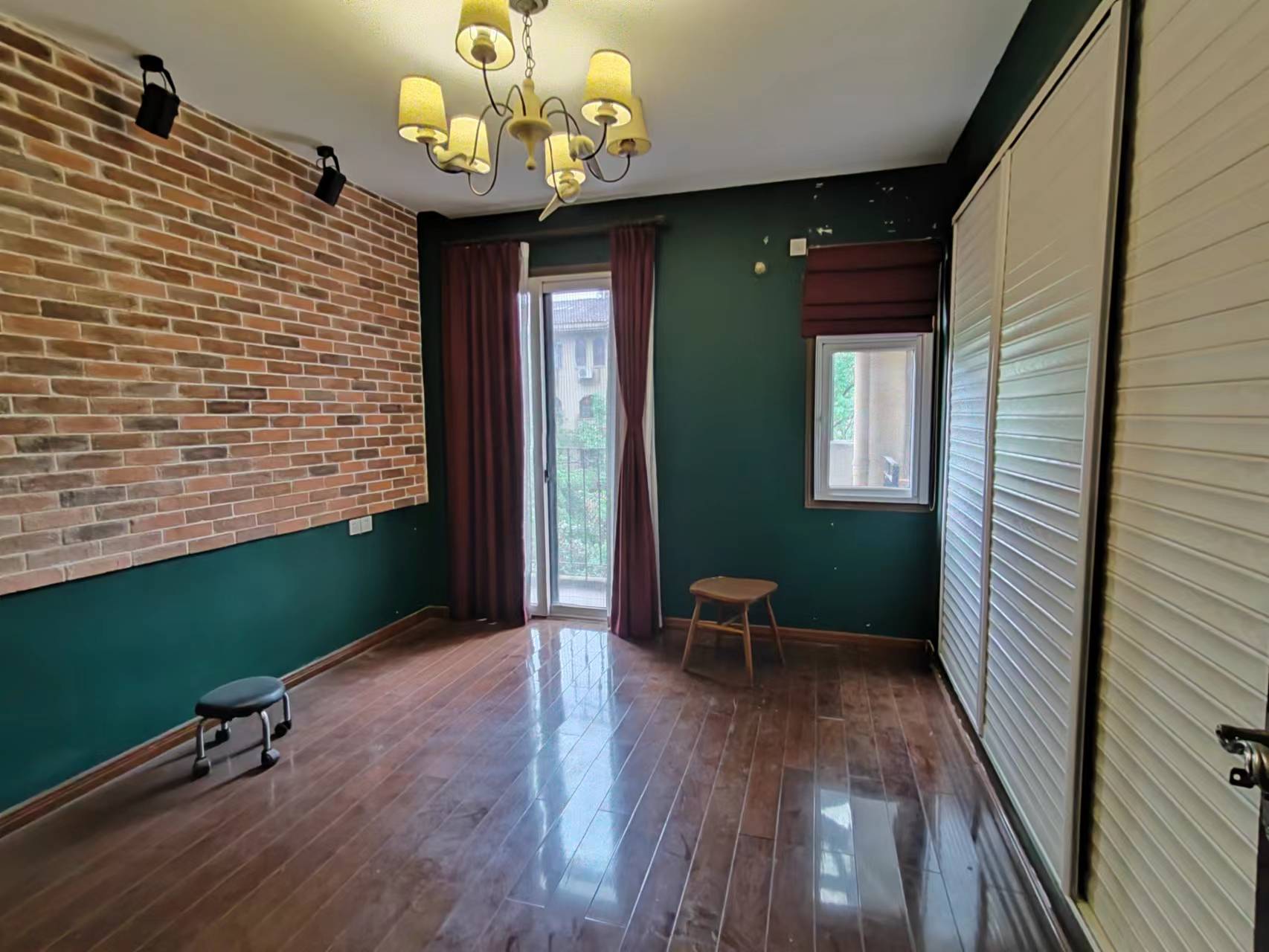 郡原居里  3室2厅1卫    2300.0元/月 郡原居里  3室2厅1卫    2300.0元/月室内图