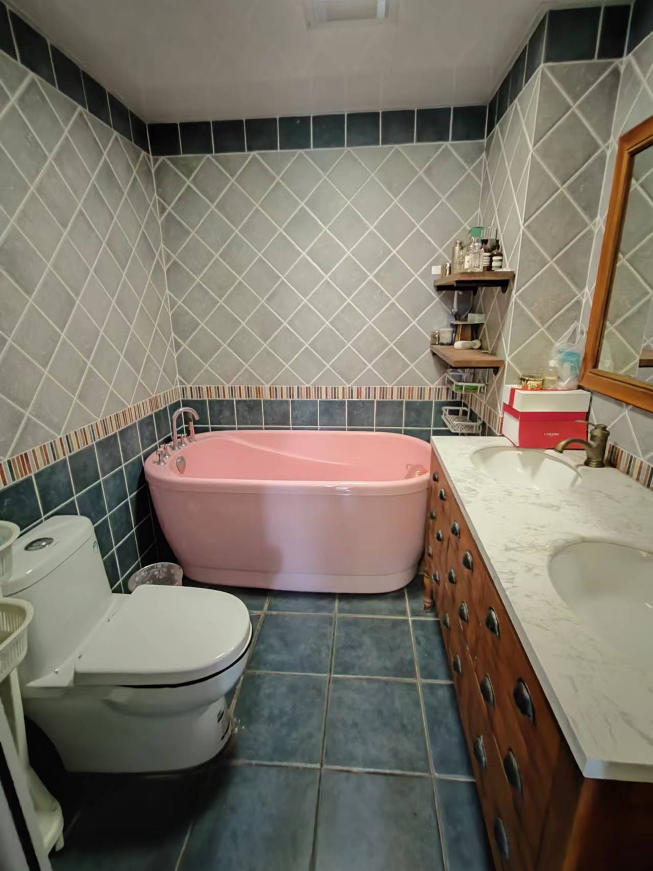 郡原居里  3室2厅1卫    2300.0元/月 郡原居里  3室2厅1卫    2300.0元/月室内图