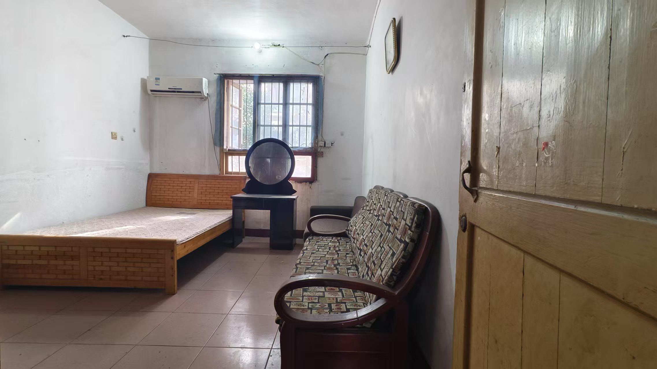 新开铺乒乓球厂宿舍 1室1厅1卫 600.0元/月 新开铺乒乓球厂宿舍 1室1厅1卫 600.0元/月室内图