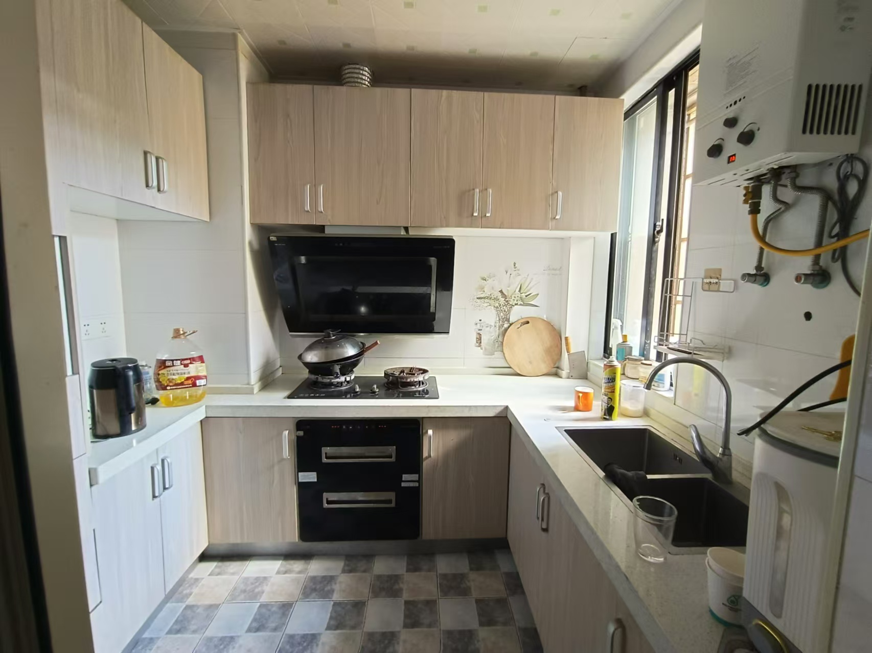 碧桂园公园壹号(凯怡茗苑) 3室2厅1卫 1500.0元/月 碧桂园公园壹号(凯怡茗苑) 3室2厅1卫 1500.0元/月室内图