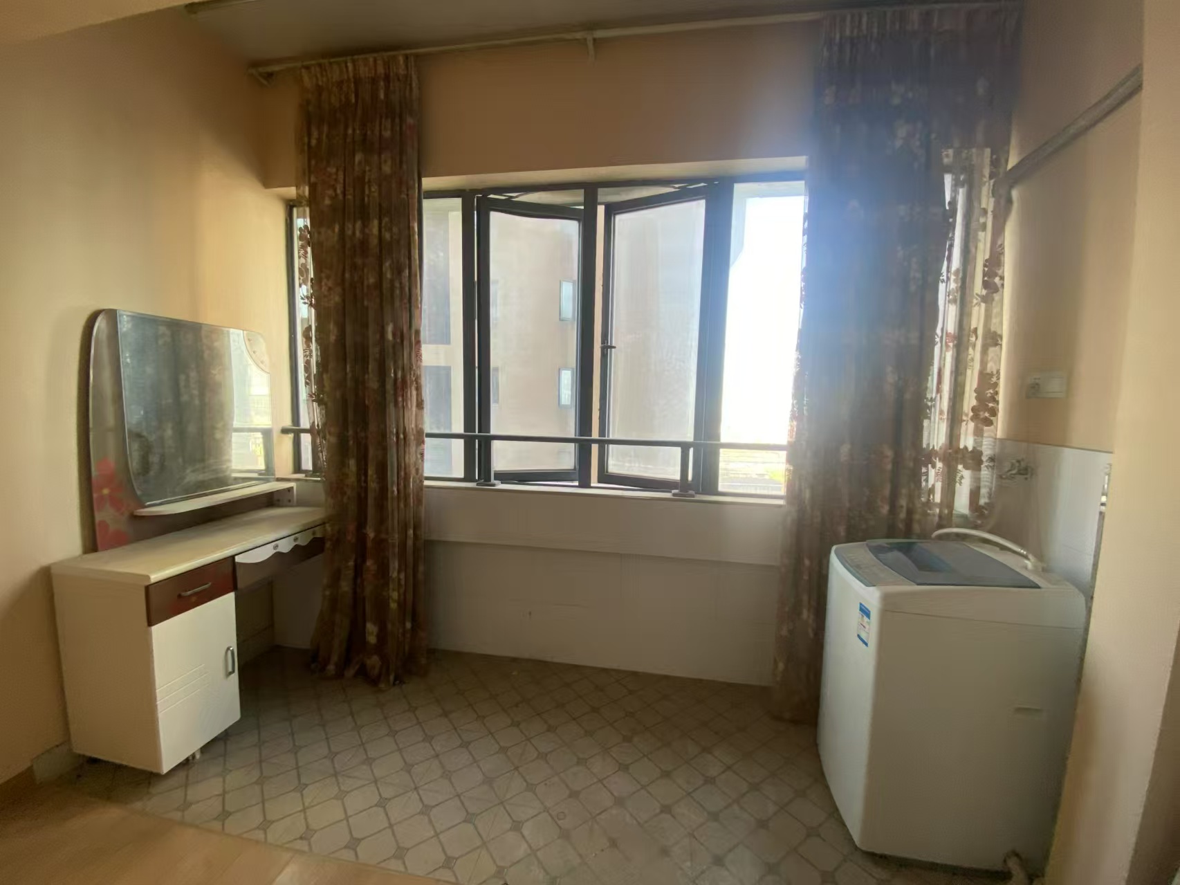 万博汇 1室1厅1卫 1400.0元/月 万博汇 1室1厅1卫 1400.0元/月室内图