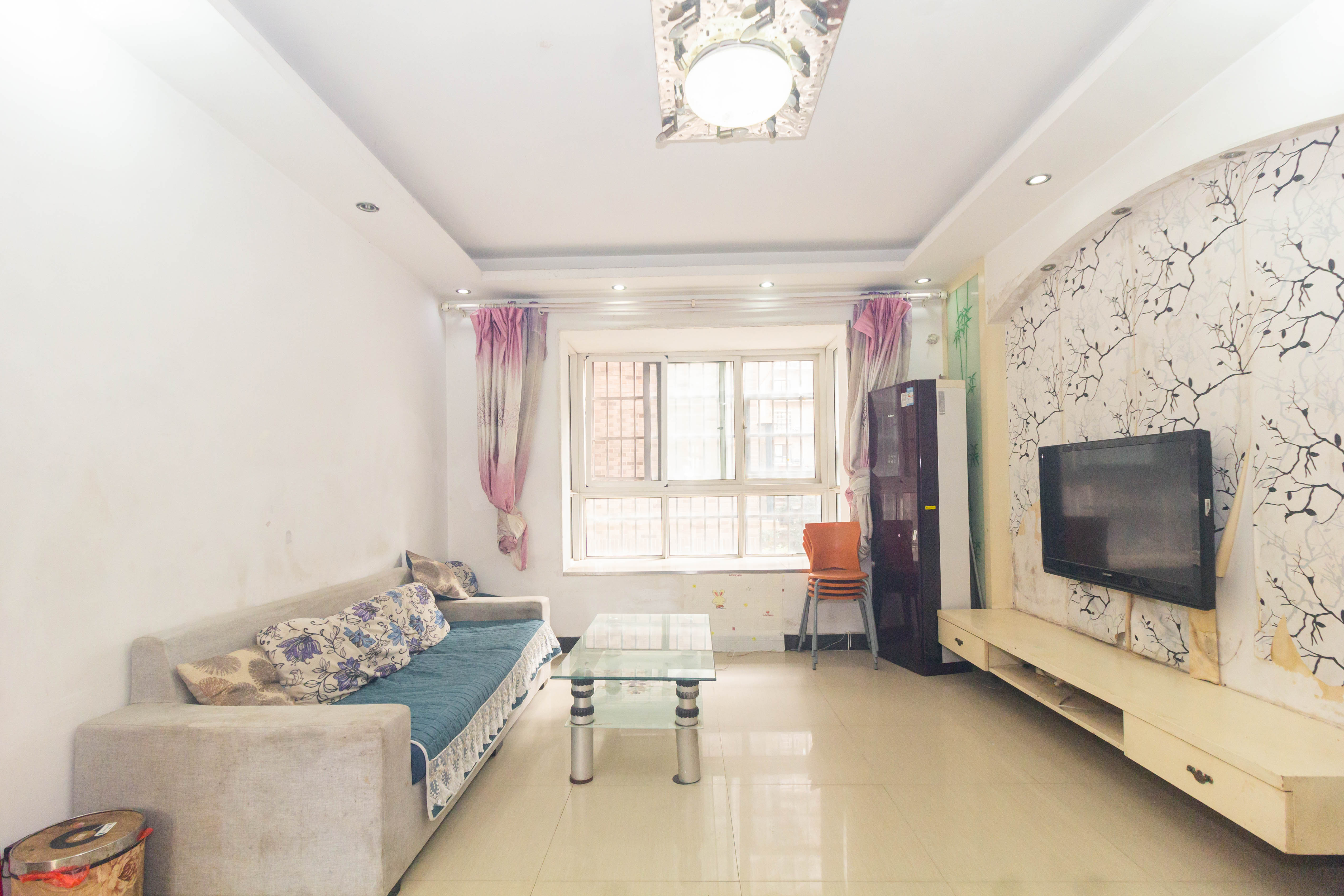 博雅湘水湾  3室2厅1卫    42.8万 博雅湘水湾  3室2厅1卫    42.8万客厅