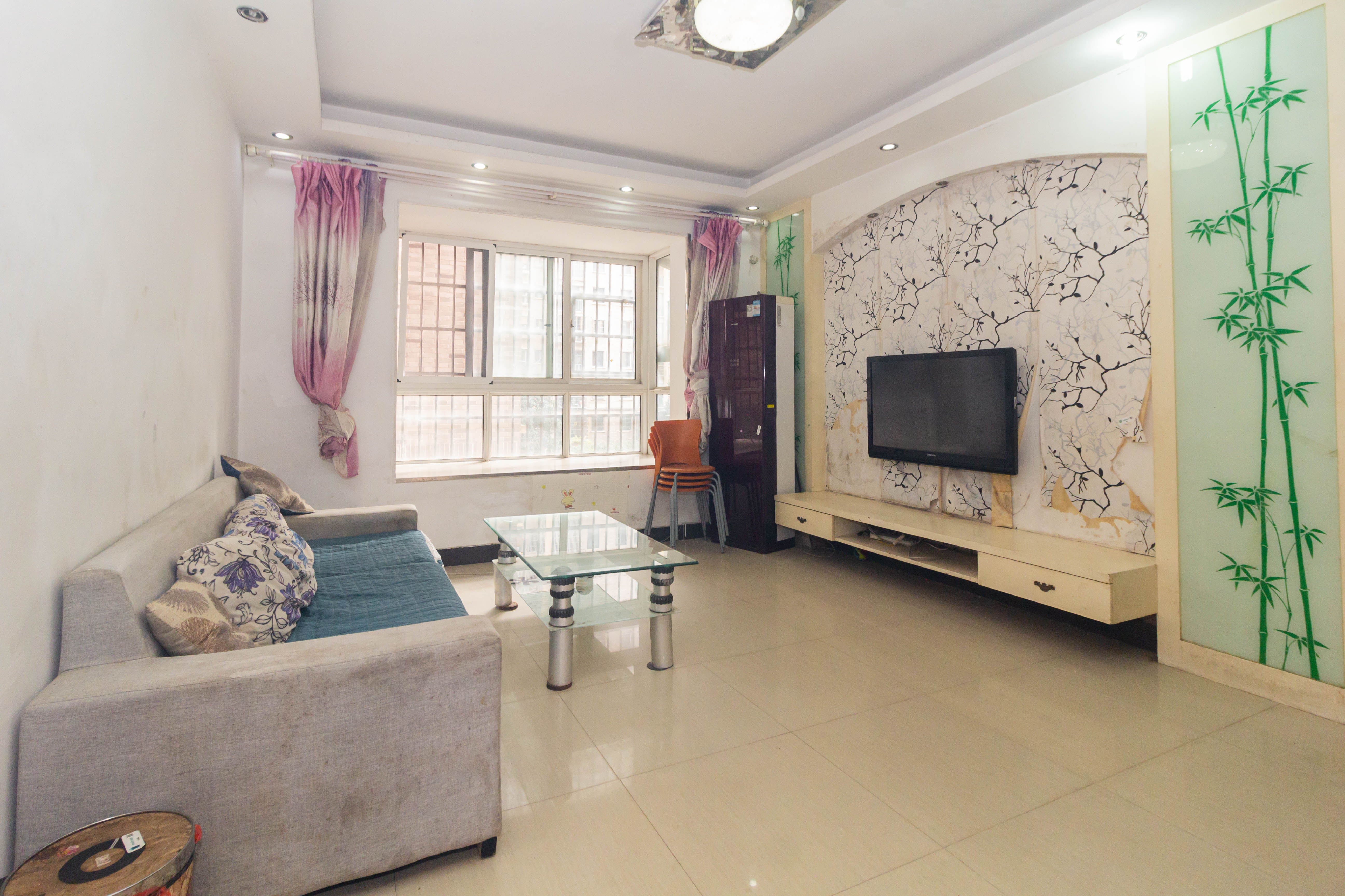 博雅湘水湾  3室2厅1卫    42.8万 博雅湘水湾  3室2厅1卫    42.8万客厅