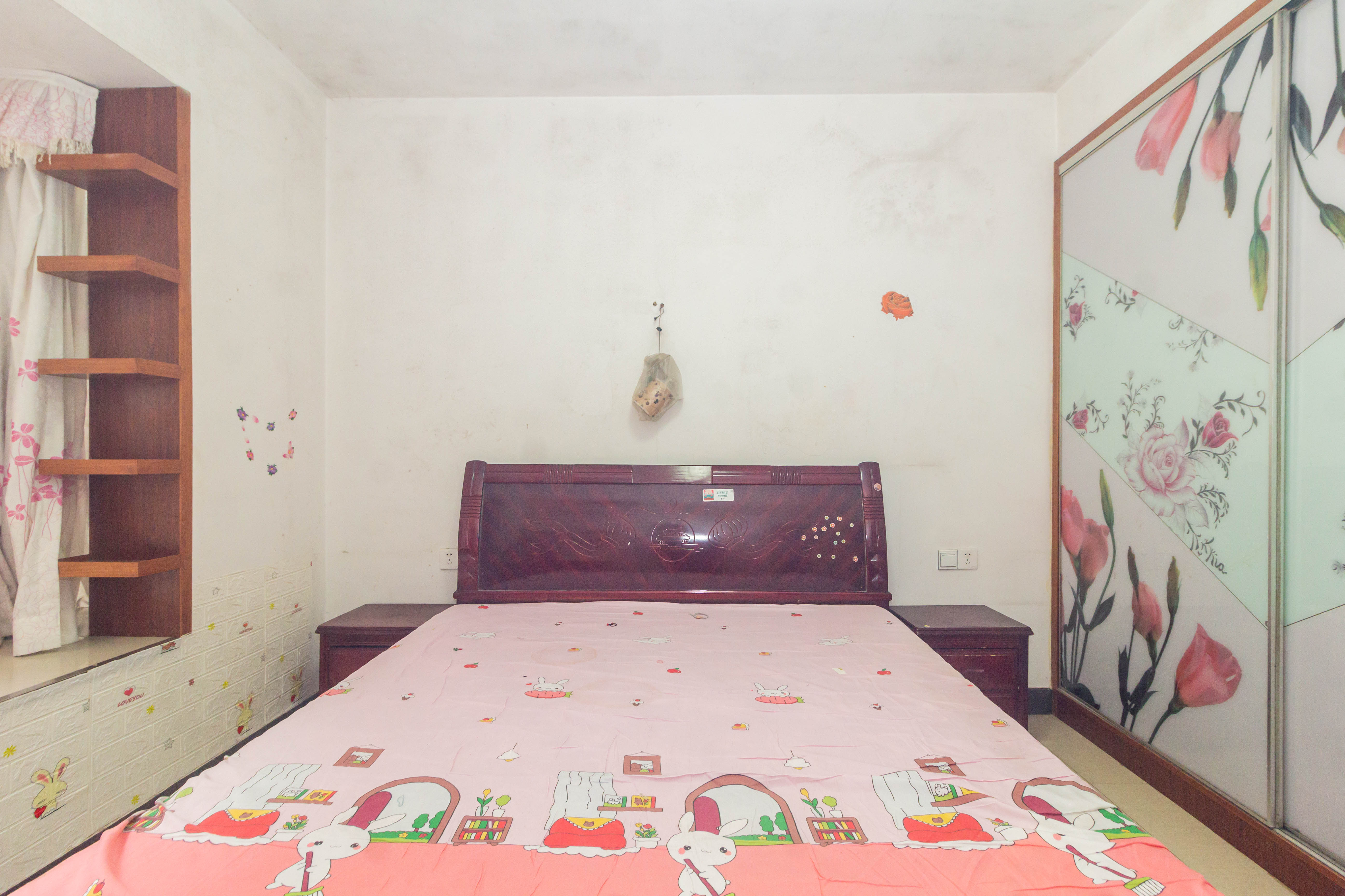 博雅湘水湾  3室2厅1卫    42.8万 博雅湘水湾  3室2厅1卫    42.8万卧室