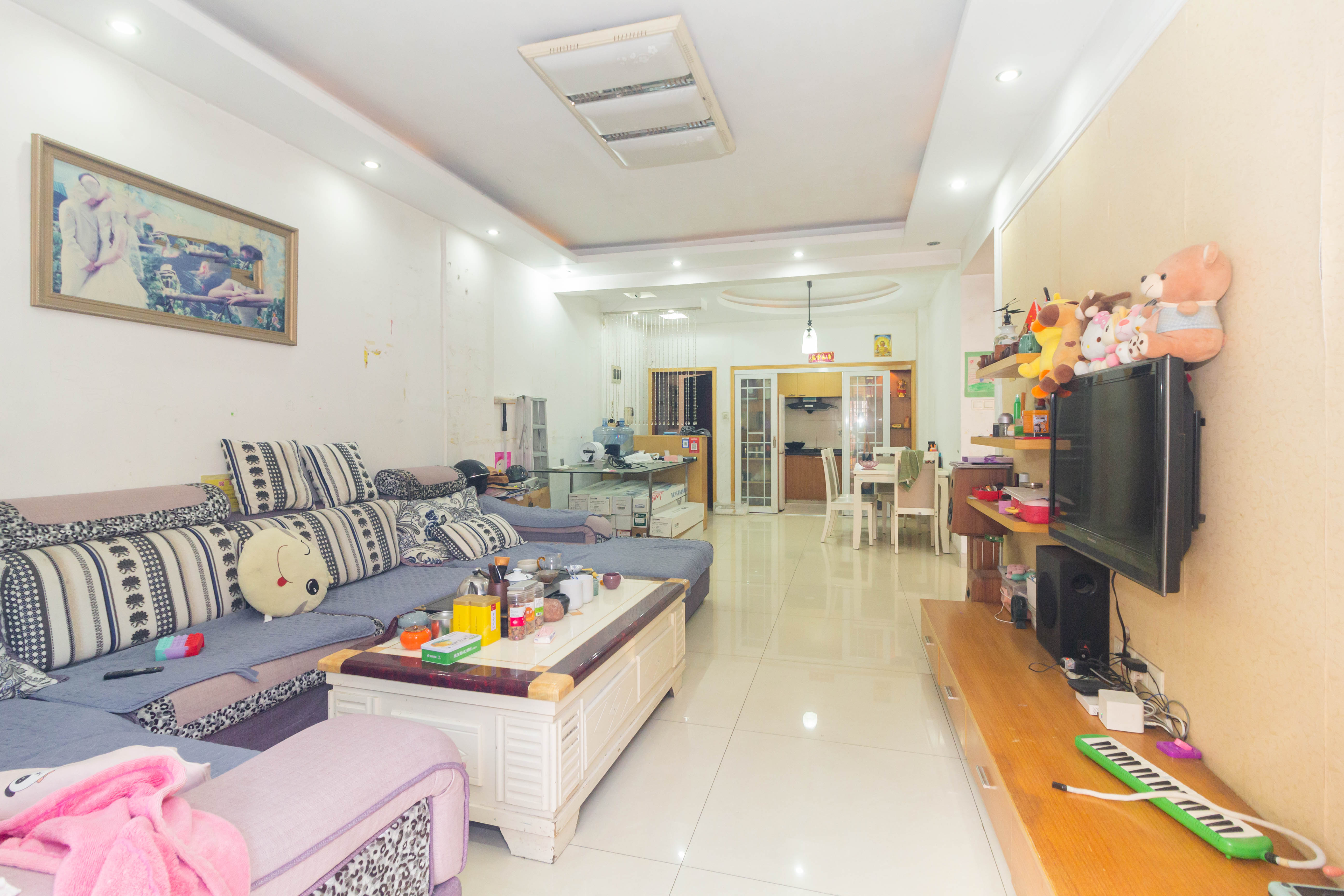 星城国际 2室2厅1卫 48.0万 星城国际 2室2厅1卫 48.0万客厅