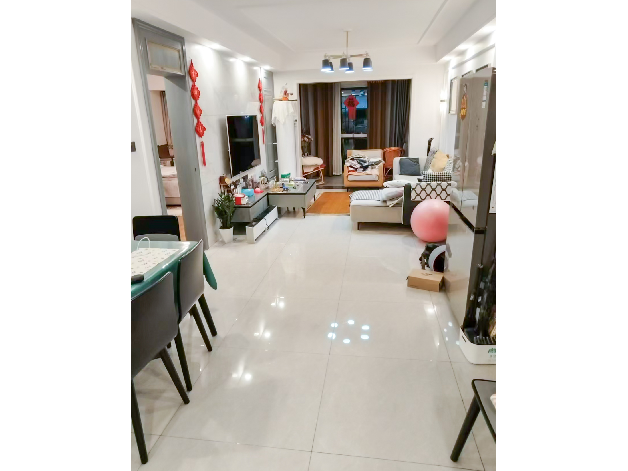 湘域国际广场(联晟家园商住小区) 3室2厅2卫 82.0万 湘域国际广场(联晟家园商住小区) 3室2厅2卫 82.0万客厅