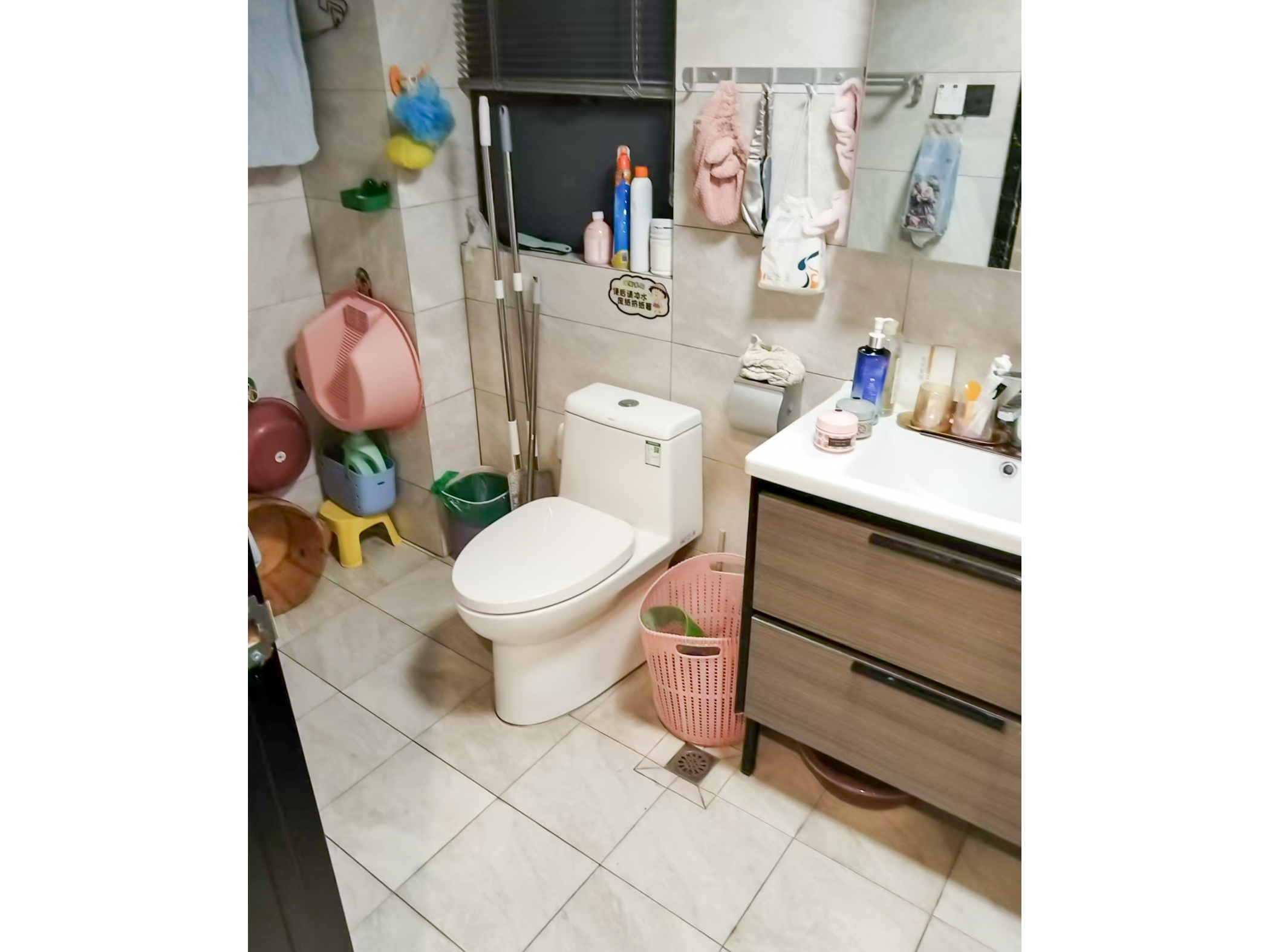 湘域国际广场(联晟家园商住小区) 3室2厅2卫 82.0万 湘域国际广场(联晟家园商住小区) 3室2厅2卫 82.0万卫生间