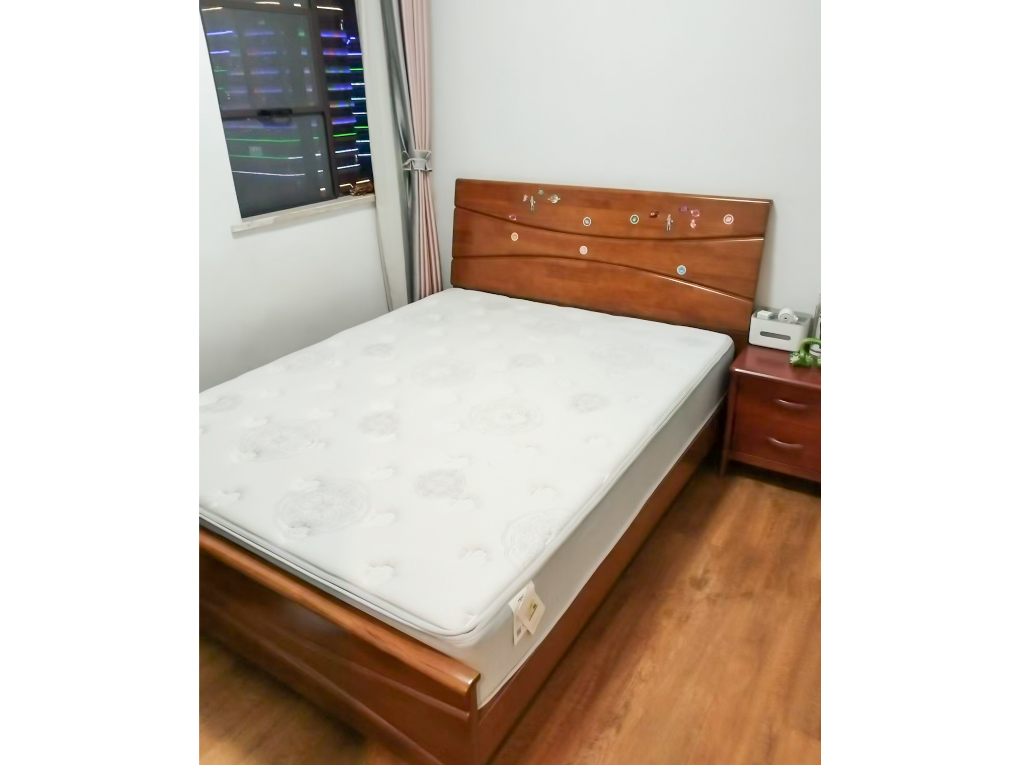 湘域国际广场(联晟家园商住小区) 3室2厅2卫 82.0万 湘域国际广场(联晟家园商住小区) 3室2厅2卫 82.0万卧室