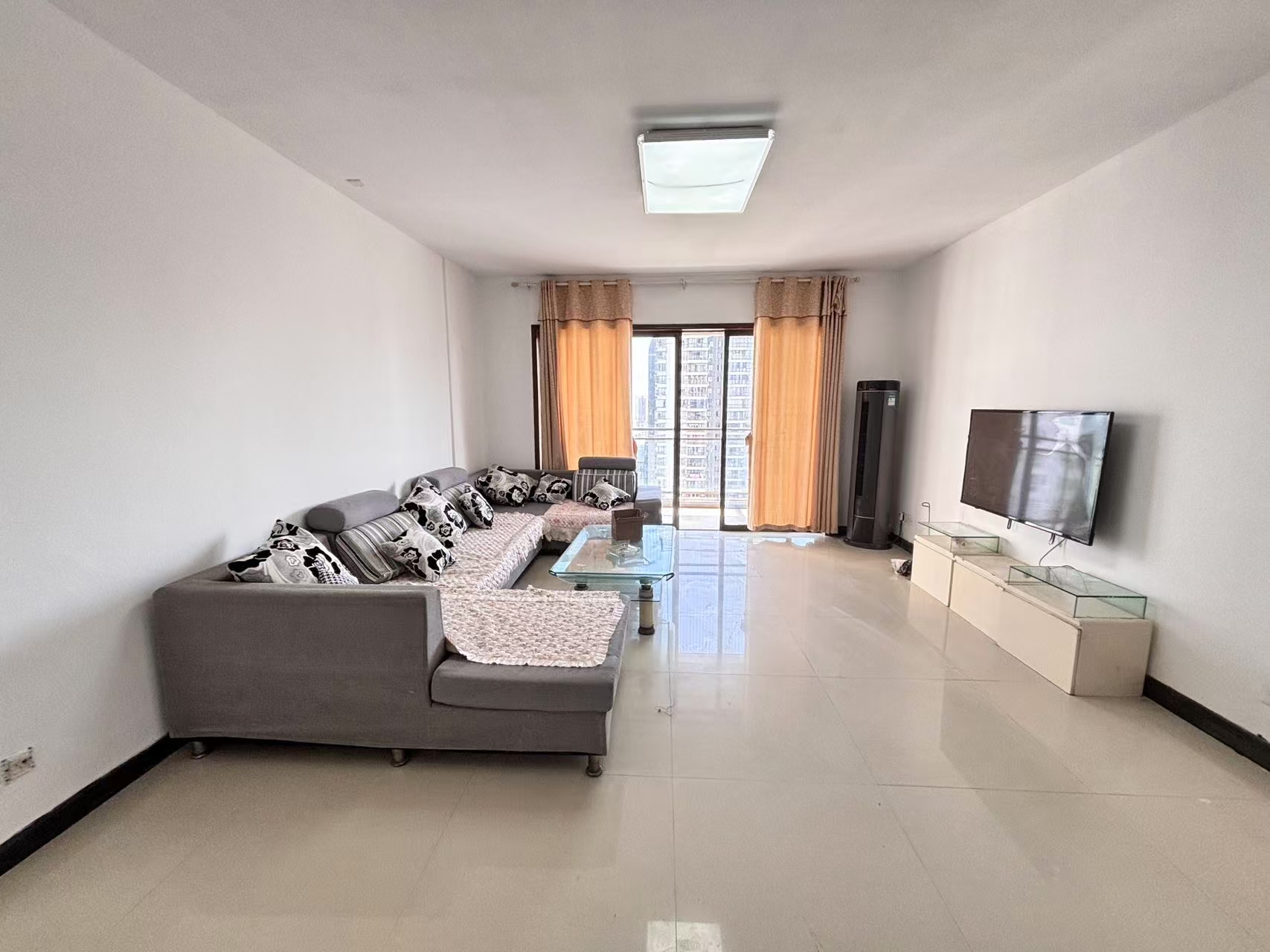 时尚新天地(平和堂) 3室0厅0卫 2700.0元/月 时尚新天地(平和堂) 3室0厅0卫 2700.0元/月室内图