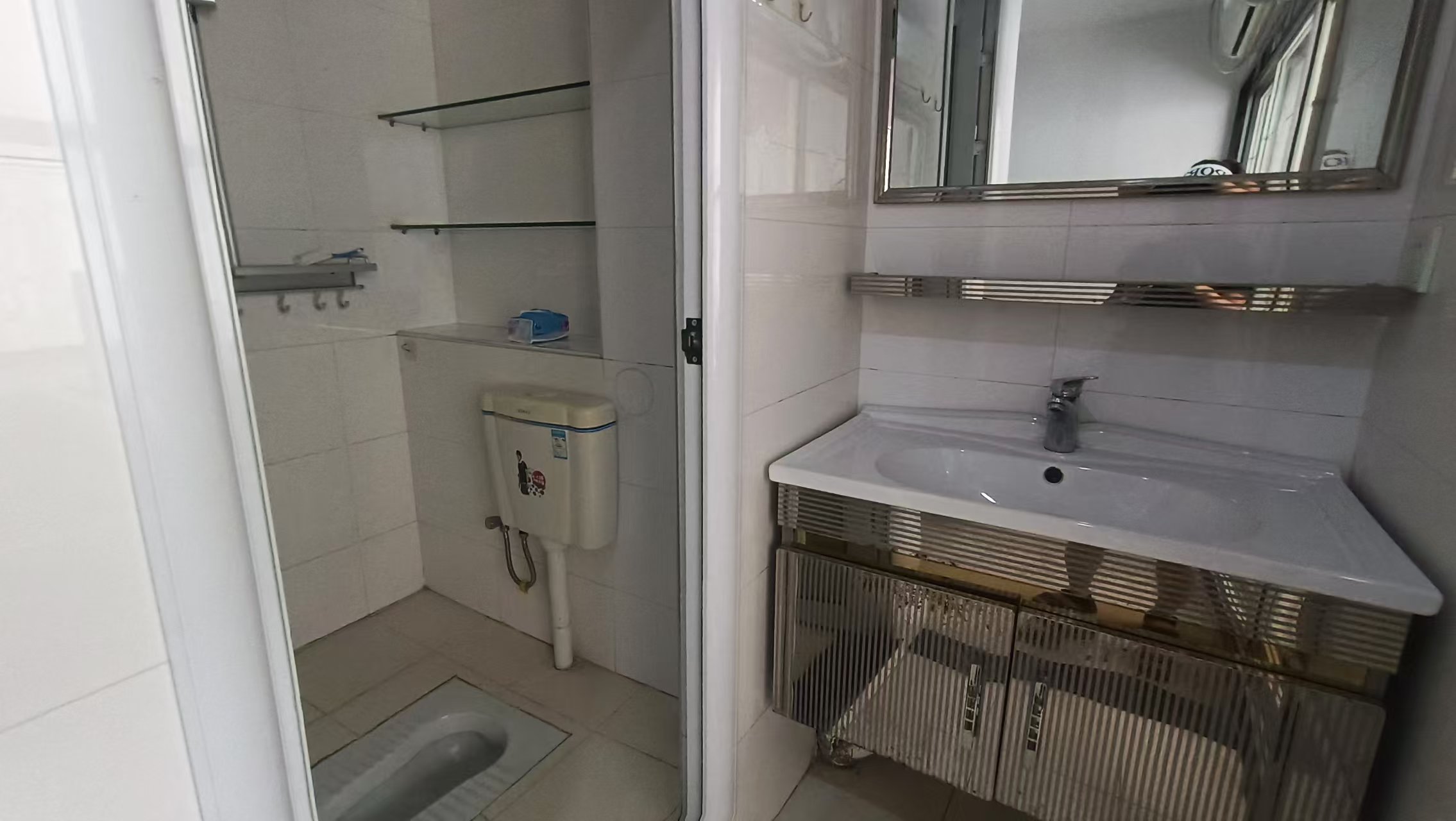 金色loft(鑫秋大厦) 1室1厅1卫 1600.0元/月 金色loft(鑫秋大厦) 1室1厅1卫 1600.0元/月室内图