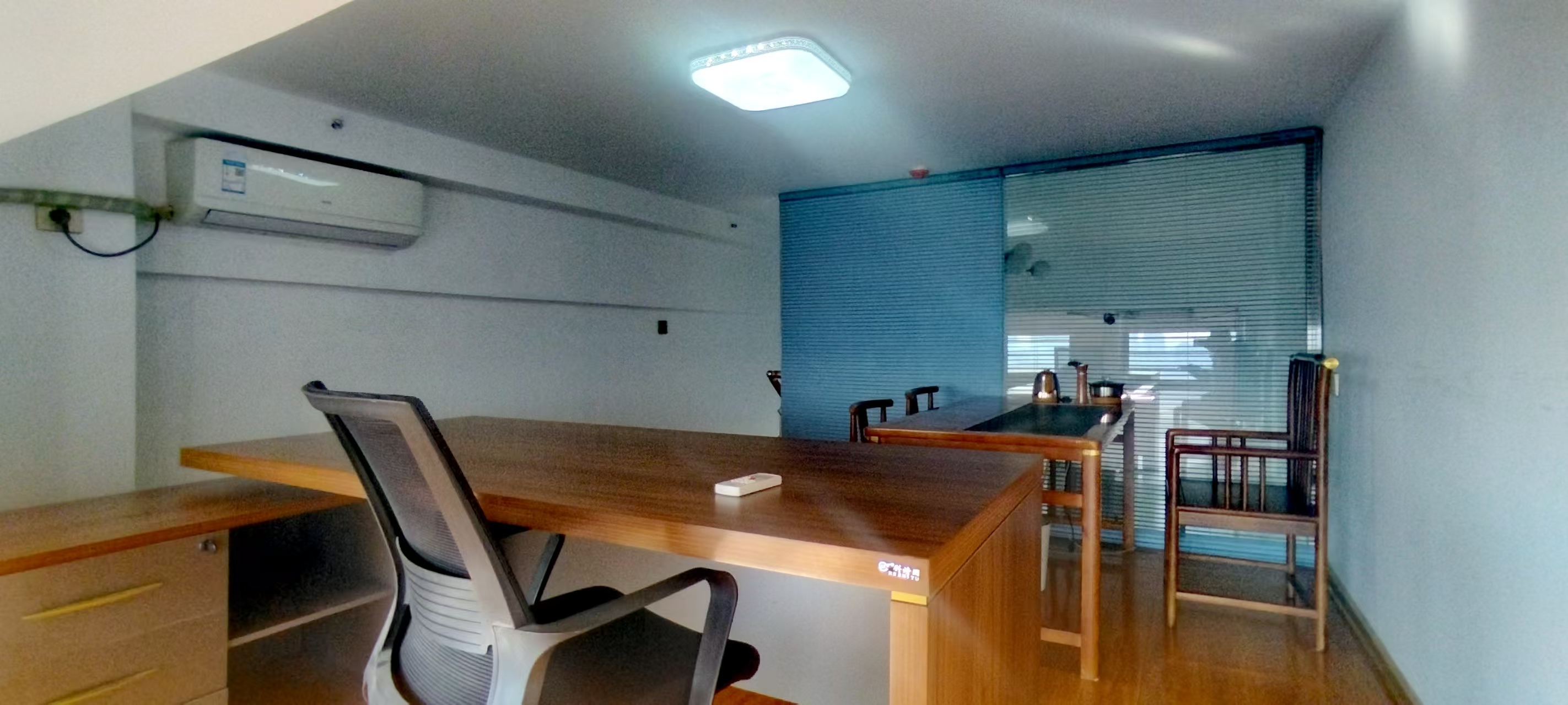 华润置地广场二期  1室1厅1卫    2100.0元/月 华润置地广场二期  1室1厅1卫    2100.0元/月室内图