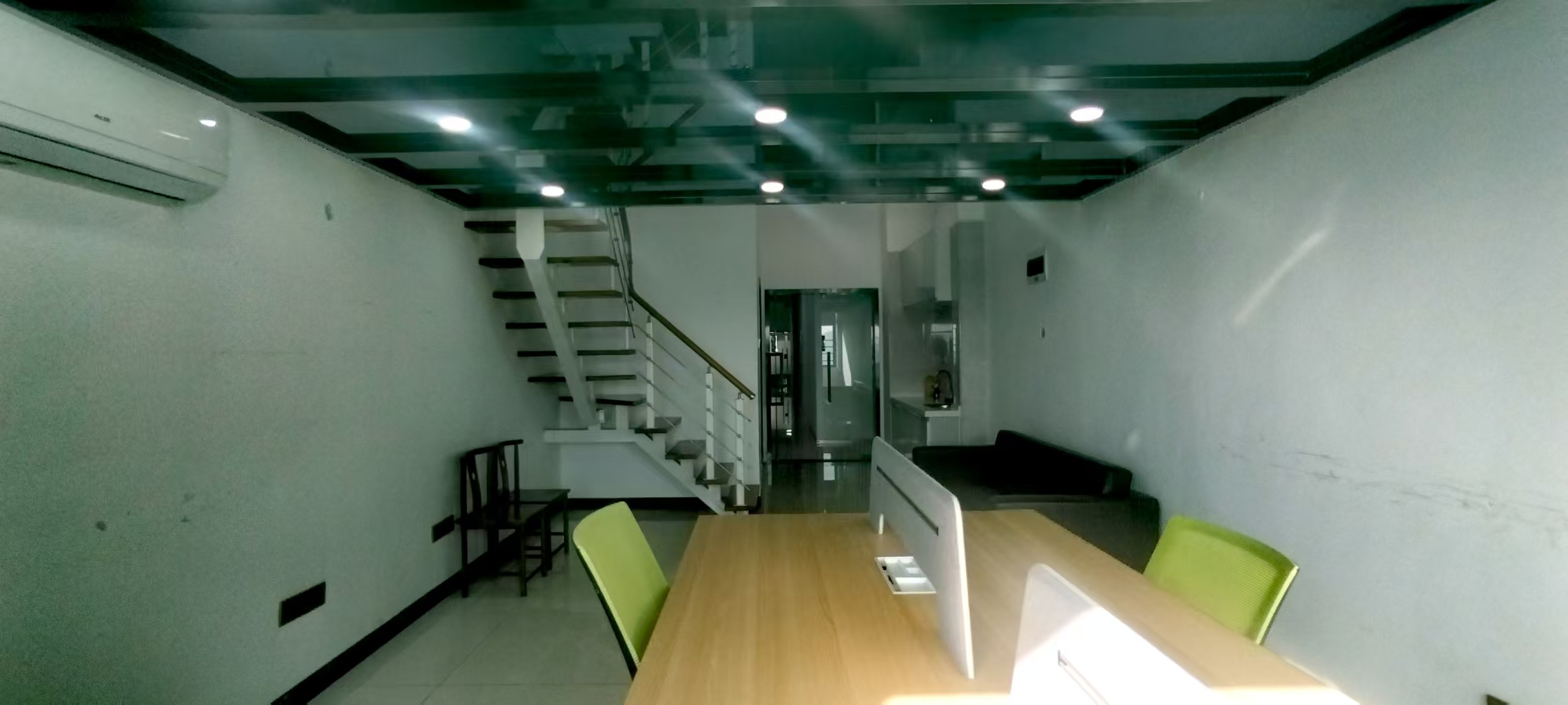 华润置地广场二期  1室1厅1卫    2100.0元/月 华润置地广场二期  1室1厅1卫    2100.0元/月室内图