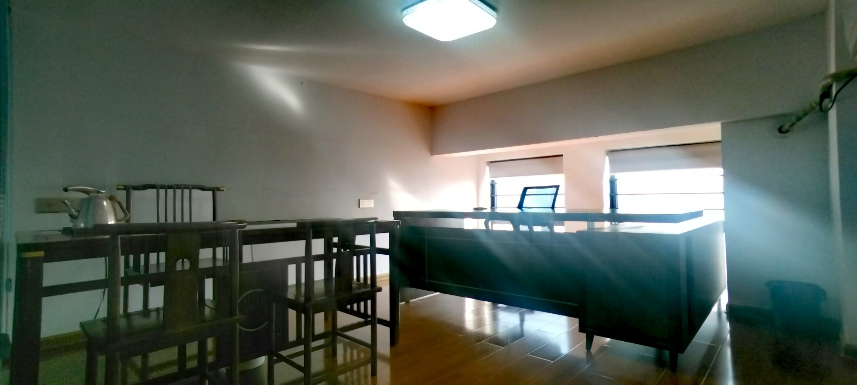 华润置地广场二期  1室1厅1卫    2100.0元/月 华润置地广场二期  1室1厅1卫    2100.0元/月室内图