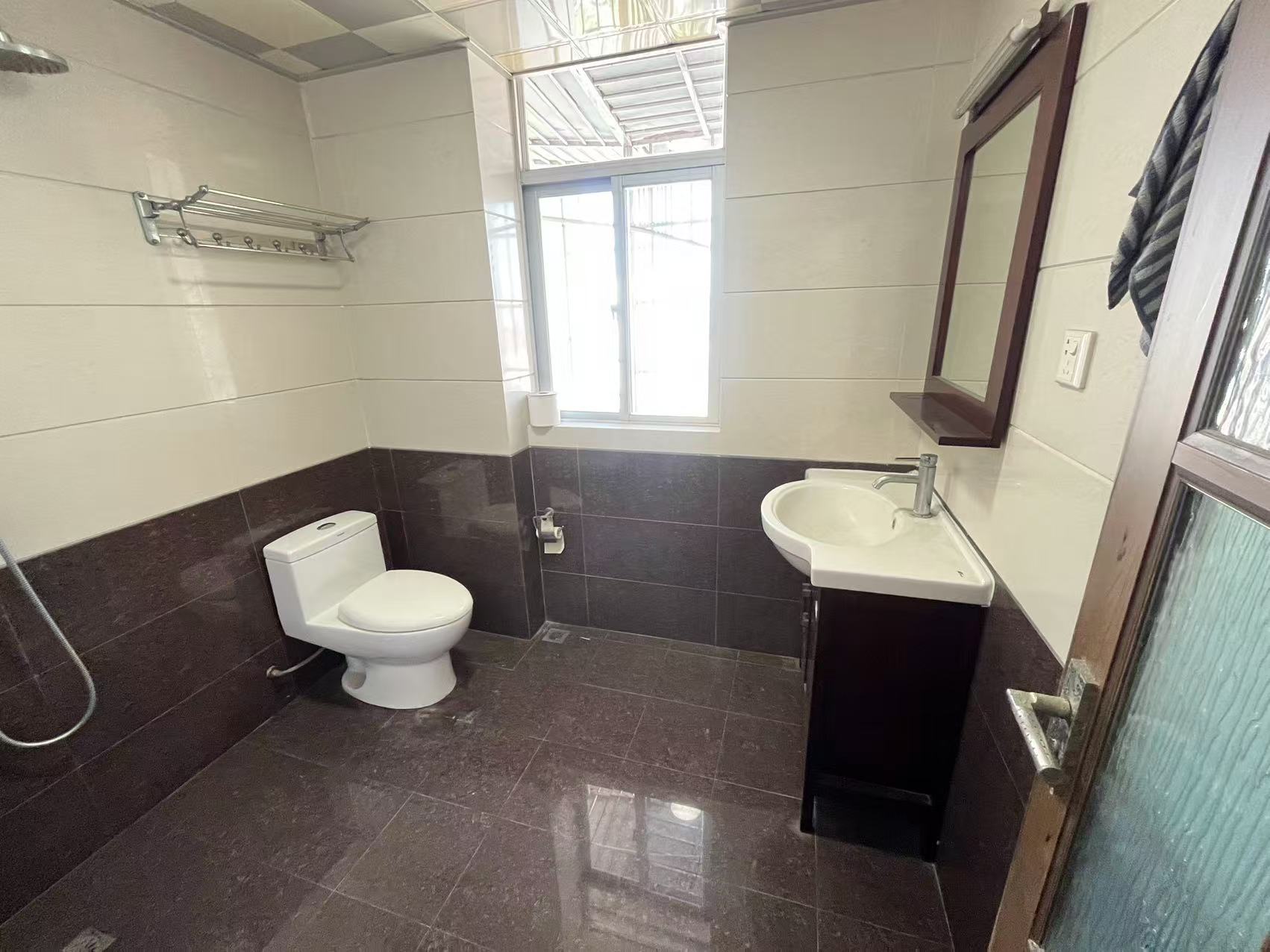 金润大厦 4室2厅2卫 4500.0元/月 金润大厦 4室2厅2卫 4500.0元/月室内图