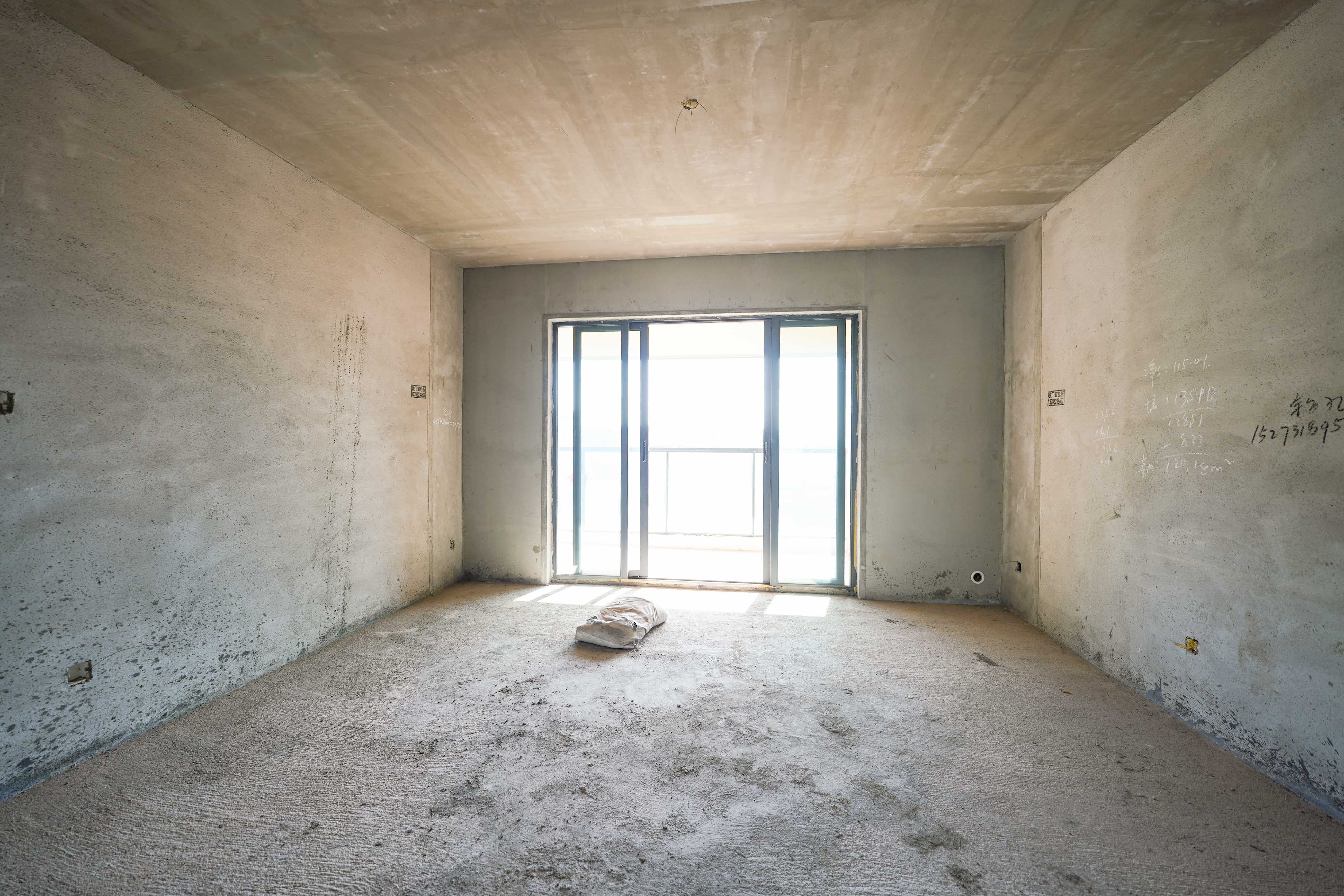 京盛和府 4室2厅2卫 145.0万 京盛和府 4室2厅2卫 145.0万客厅