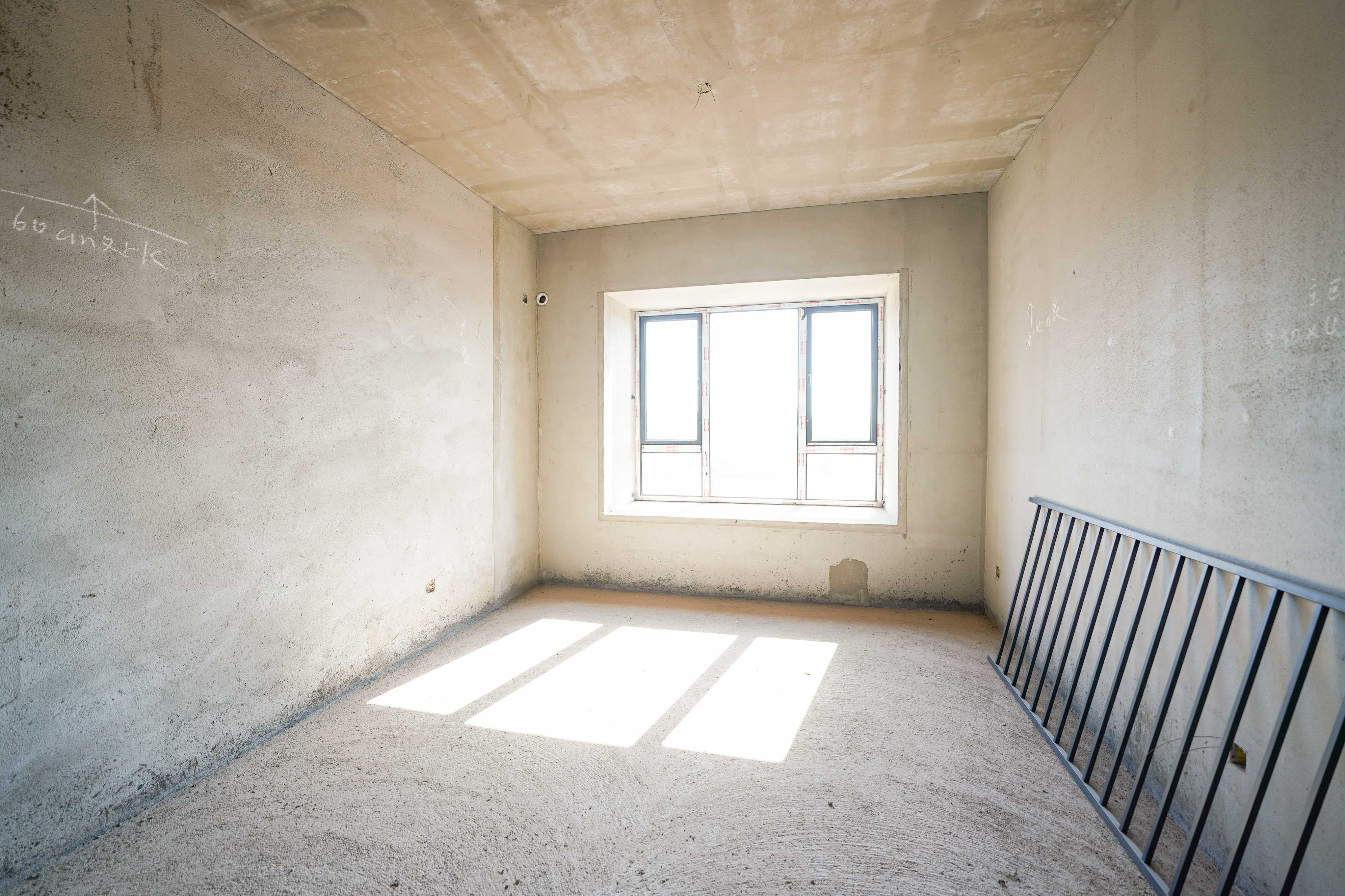 京盛和府  4室2厅2卫    145.0万卧室