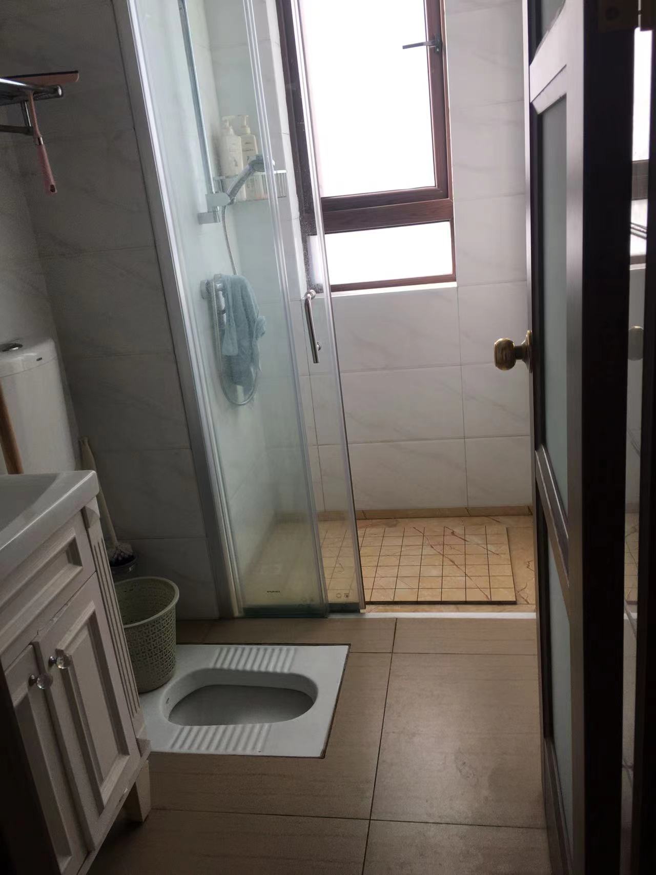 碧桂园大学印象一期 4室2厅2卫 1800.0元/月 碧桂园大学印象一期 4室2厅2卫 1800.0元/月室内图