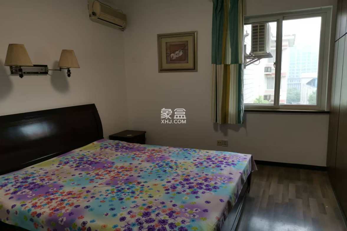 金泰花园 4室2厅2卫 2200.0元/月 金泰花园 4室2厅2卫 2200.0元/月室内图