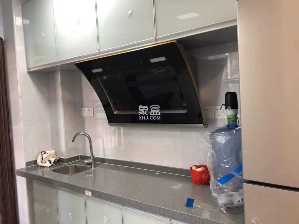 鸿浩达吉星广场(秀石街)  1室1厅1卫    20.8万 鸿浩达吉星广场(秀石街)  1室1厅1卫    20.8万