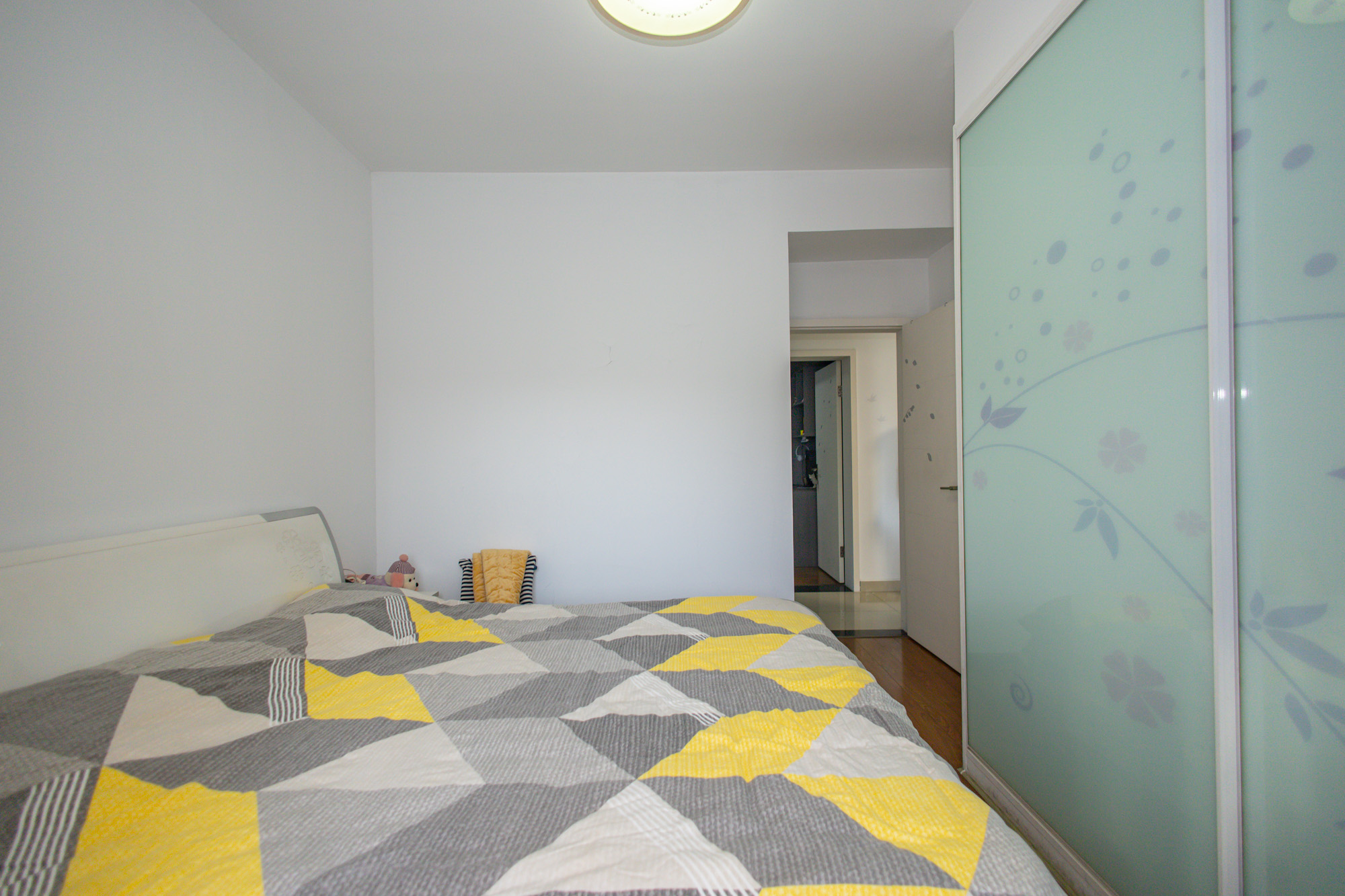 卧龙居国际村  2室1厅1卫    59.8万卧室