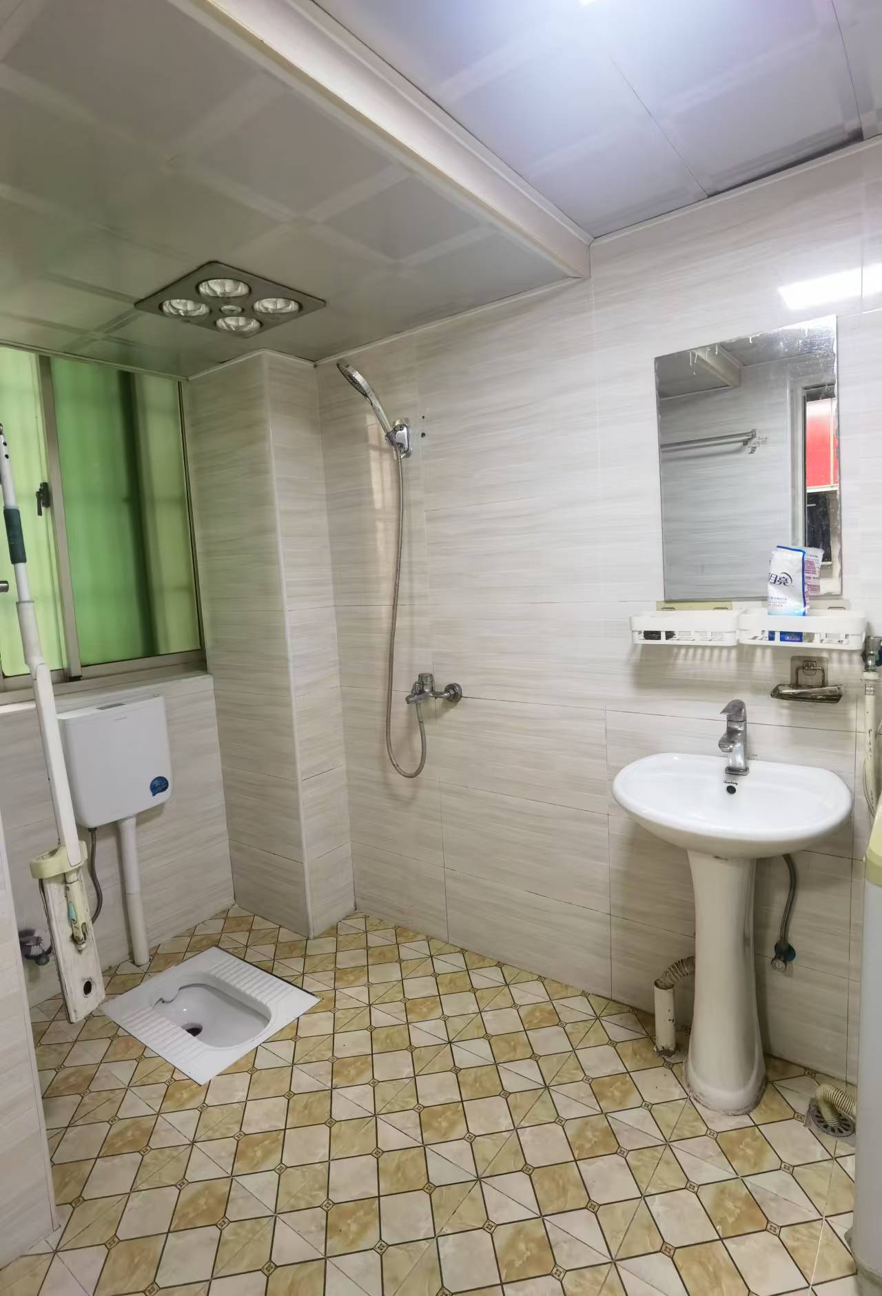 金霞小区马厂防暴队(国营综合农场) 2室1厅1卫 2500.0元/月 金霞小区马厂防暴队(国营综合农场) 2室1厅1卫 2500.0元/月室内图