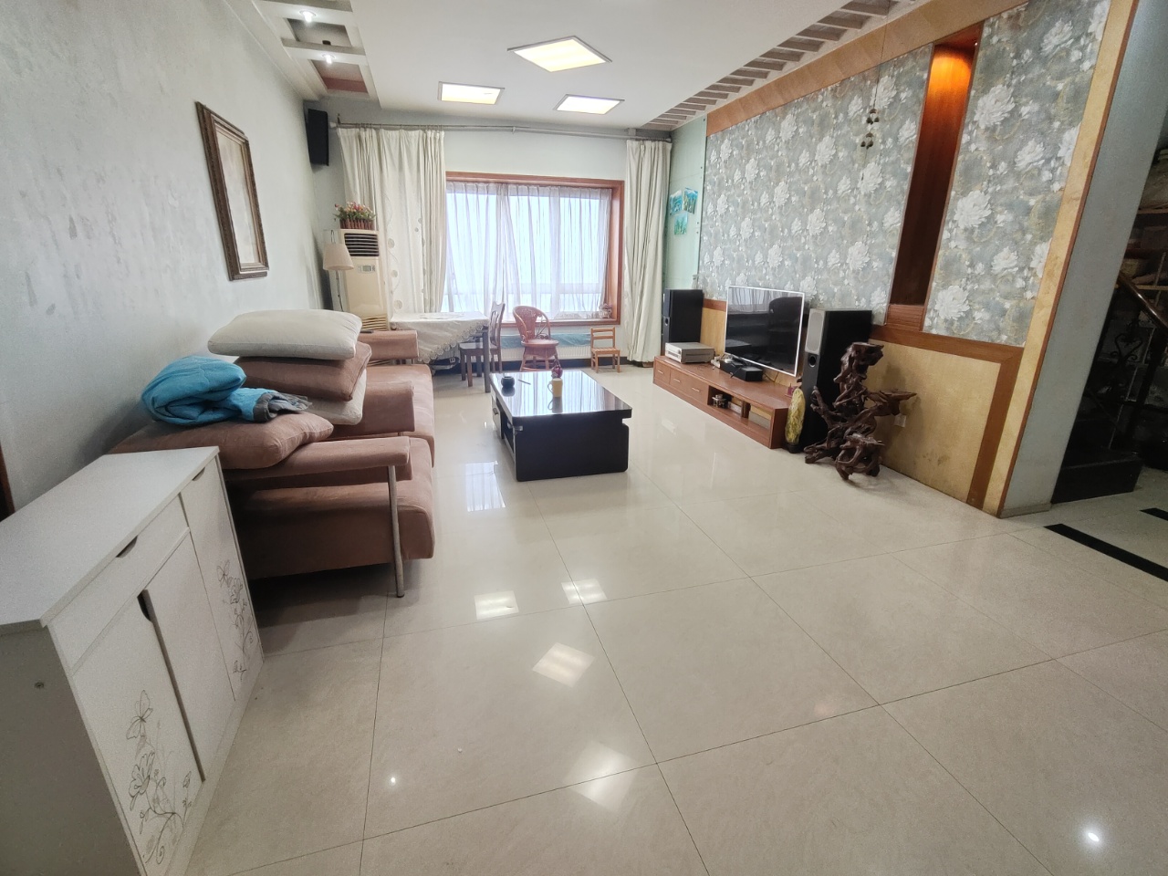 幸福人家  4室2厅2卫    5000.0元/月室内图