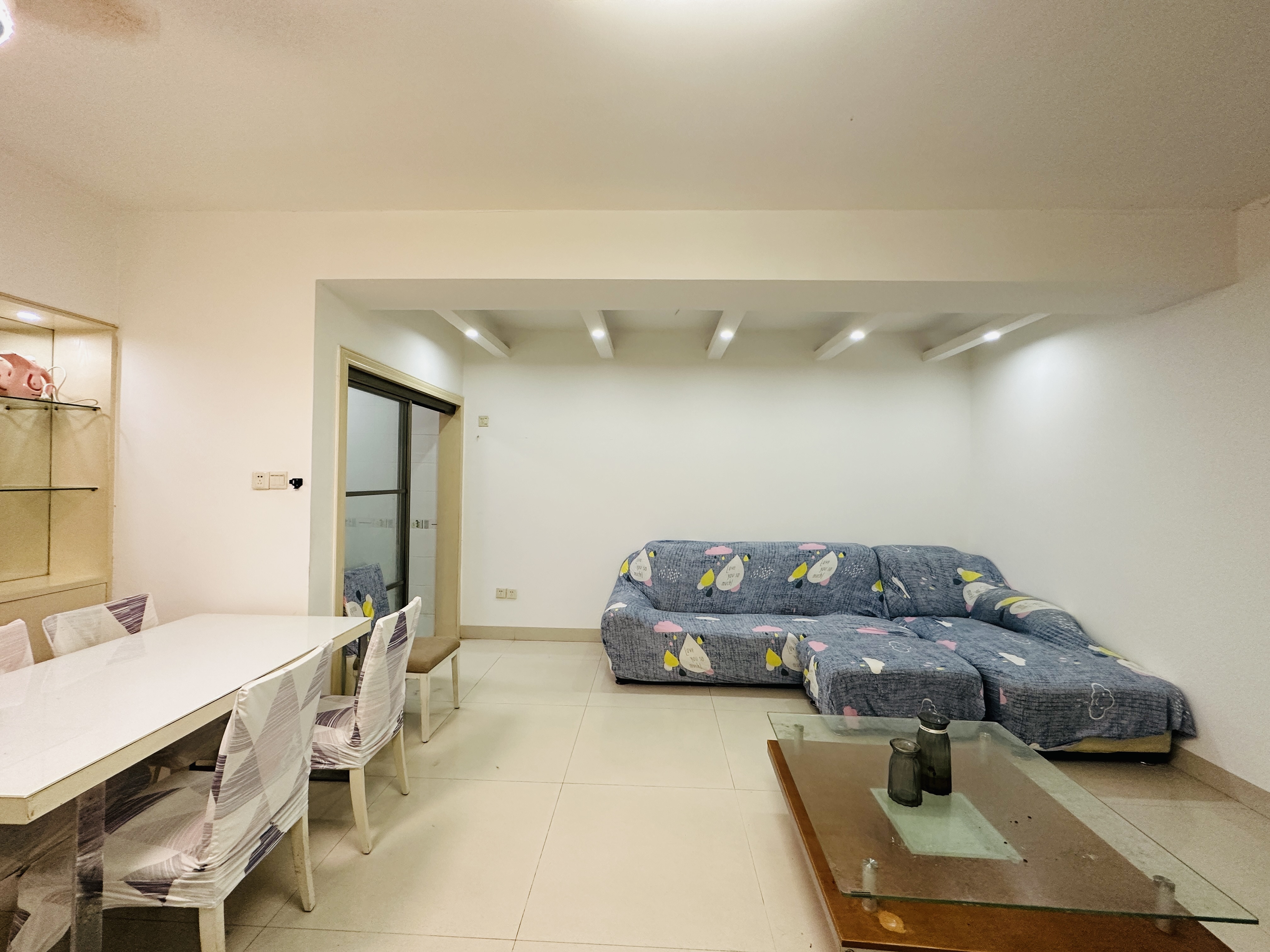 华贸大厦(华贸花苑) 1室1厅1卫 86.0万 华贸大厦(华贸花苑) 1室1厅1卫 86.0万客厅