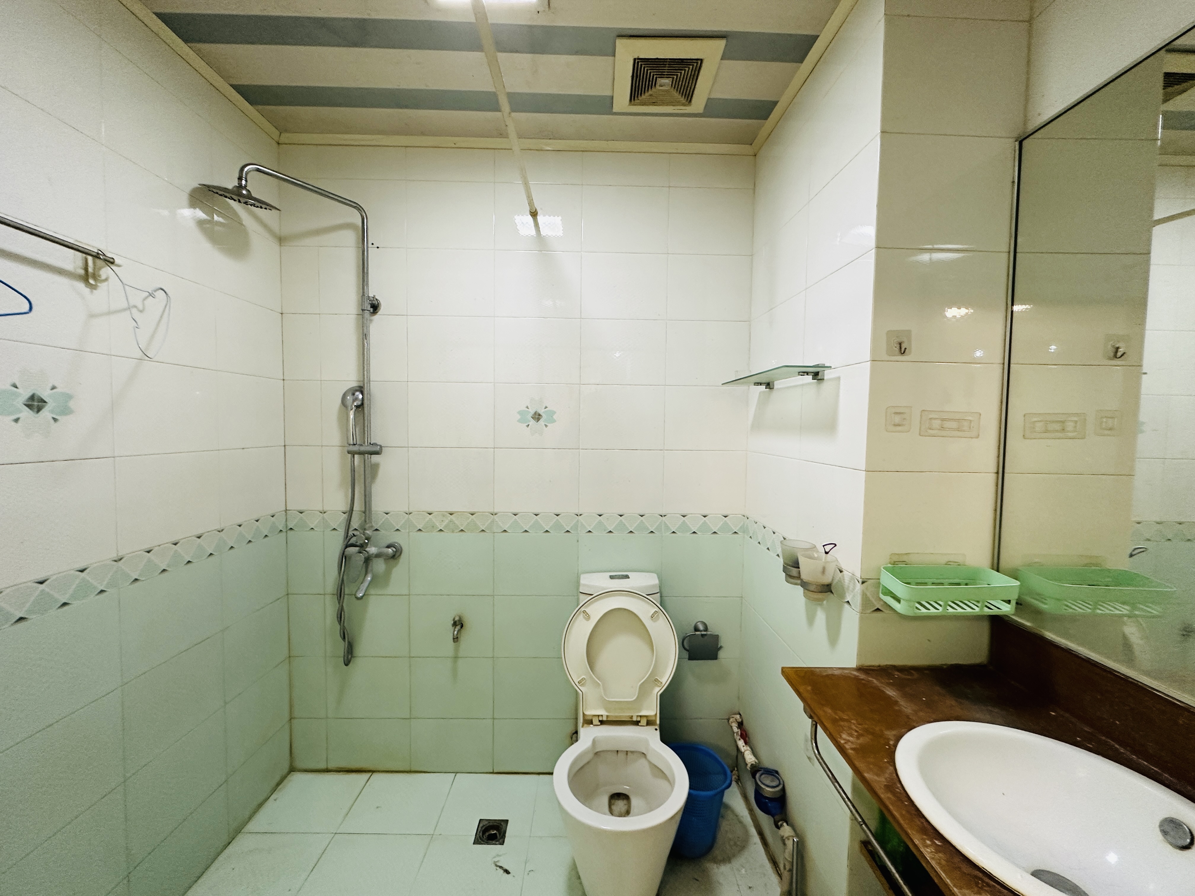 华贸大厦(华贸花苑) 1室1厅1卫 86.0万 华贸大厦(华贸花苑) 1室1厅1卫 86.0万卫生间