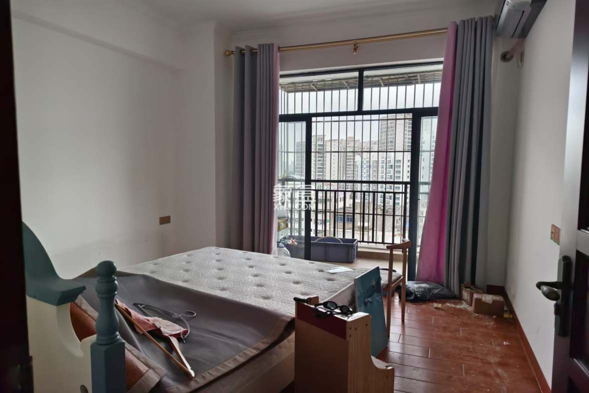 海辰公寓 5室2厅2卫 4500.0元/月 海辰公寓 5室2厅2卫 4500.0元/月室内图