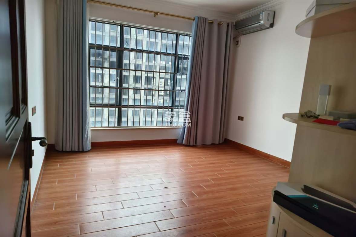 海辰公寓 5室2厅2卫 4500.0元/月 海辰公寓 5室2厅2卫 4500.0元/月室内图