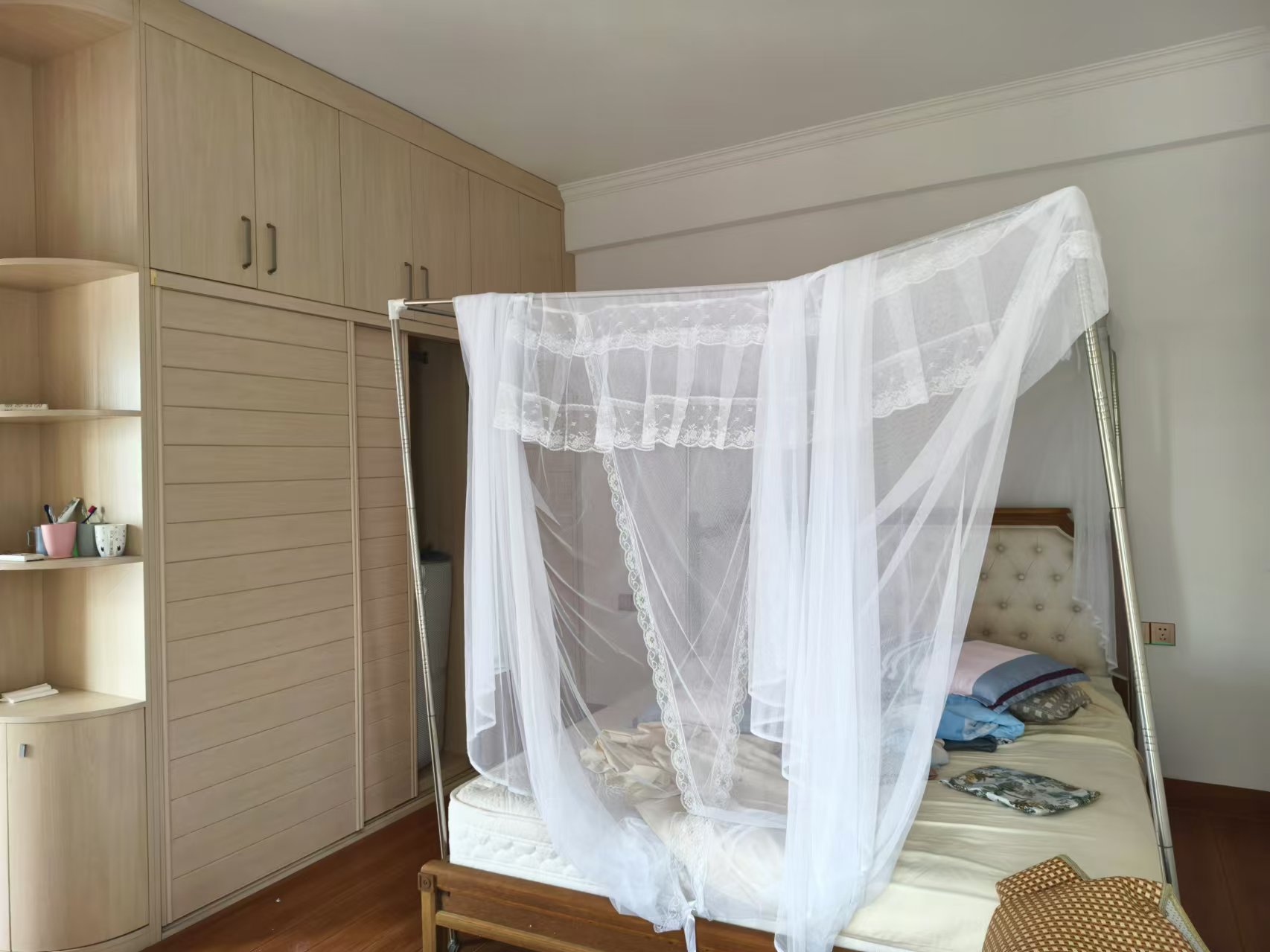 海辰公寓 5室2厅2卫 4500.0元/月 海辰公寓 5室2厅2卫 4500.0元/月室内图