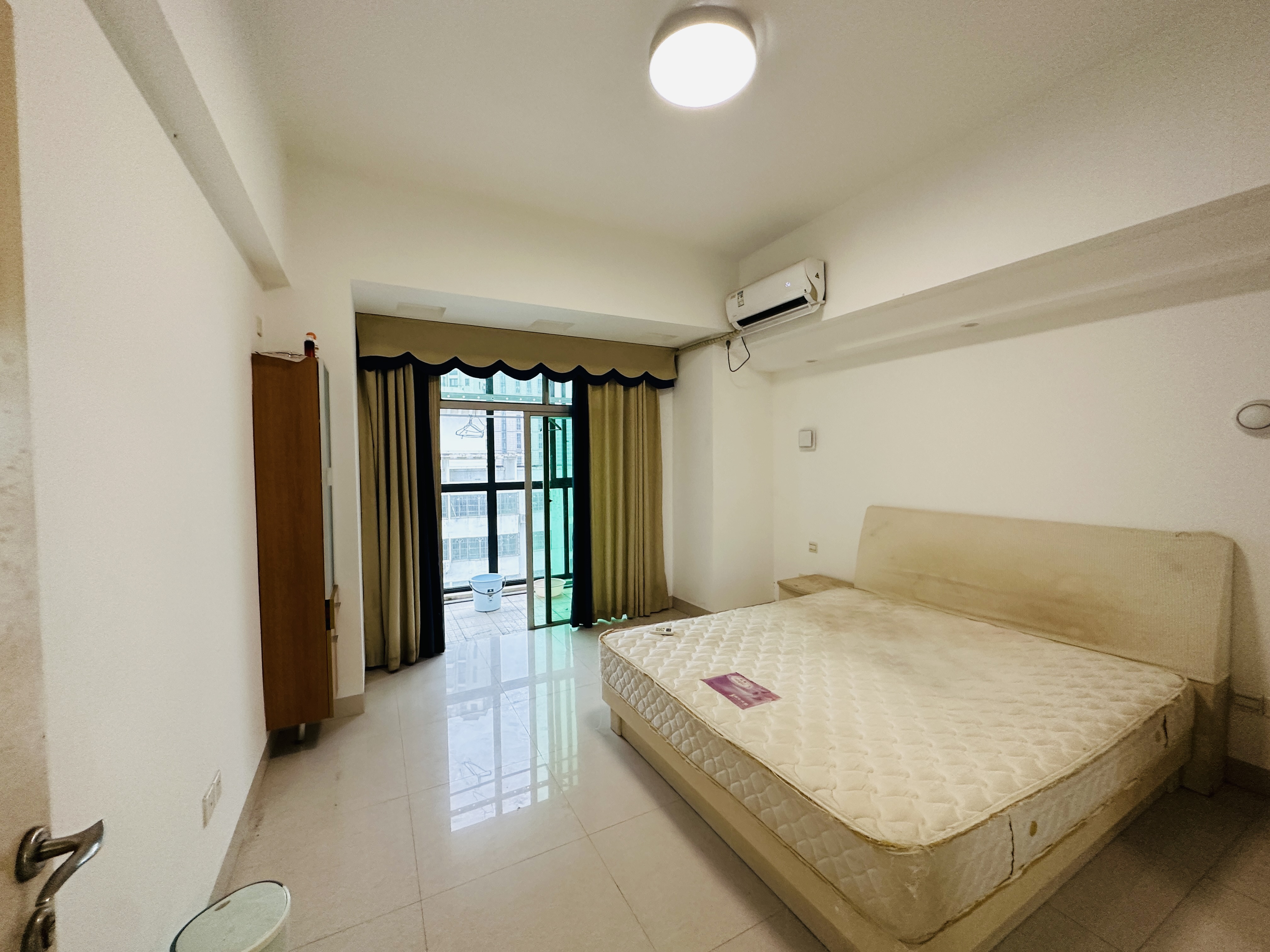 华贸大厦(华贸花苑) 1室1厅1卫 86.0万 华贸大厦(华贸花苑) 1室1厅1卫 86.0万卧室