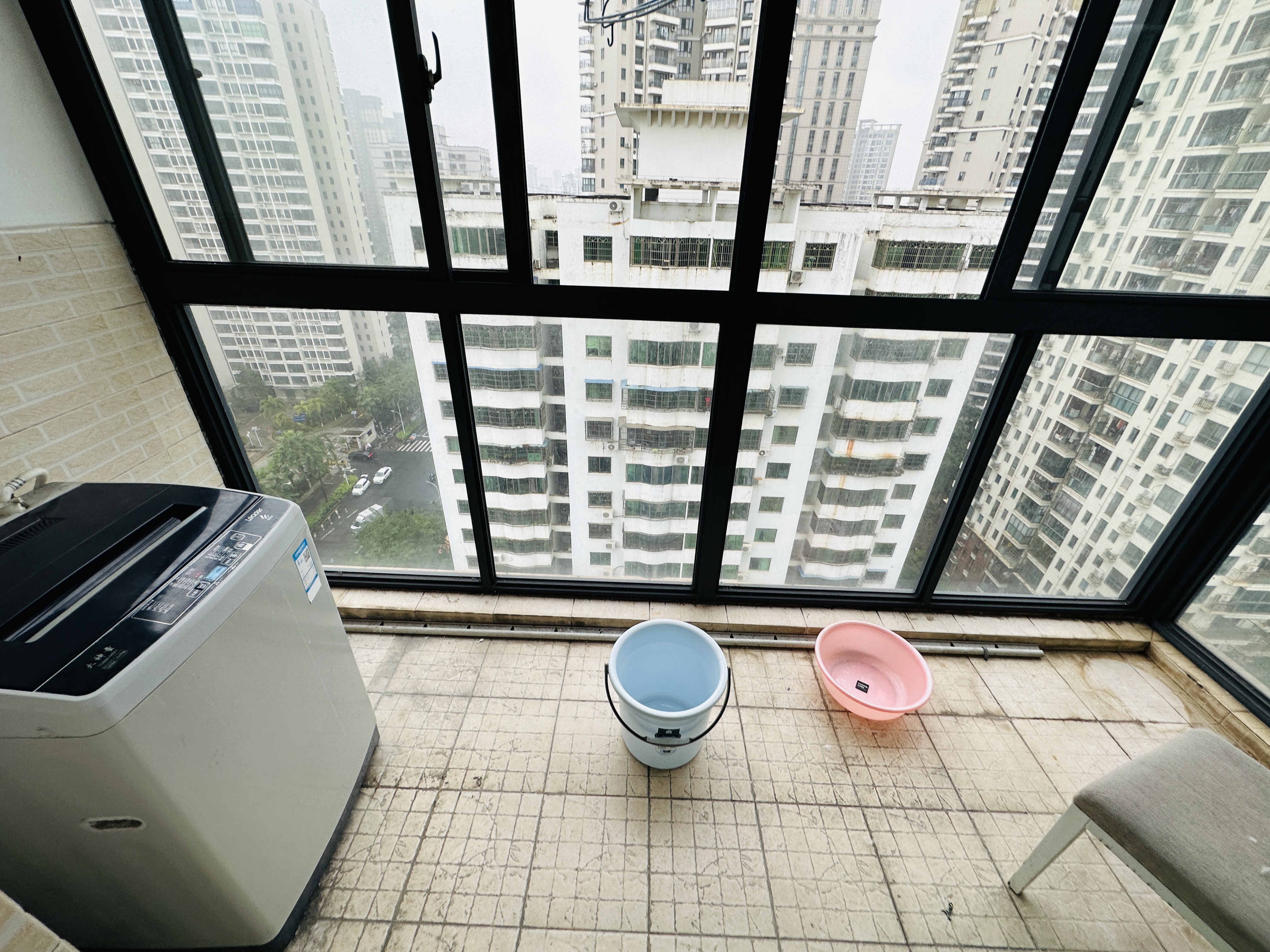 华贸大厦(华贸花苑) 1室1厅1卫 86.0万 华贸大厦(华贸花苑) 1室1厅1卫 86.0万阳台