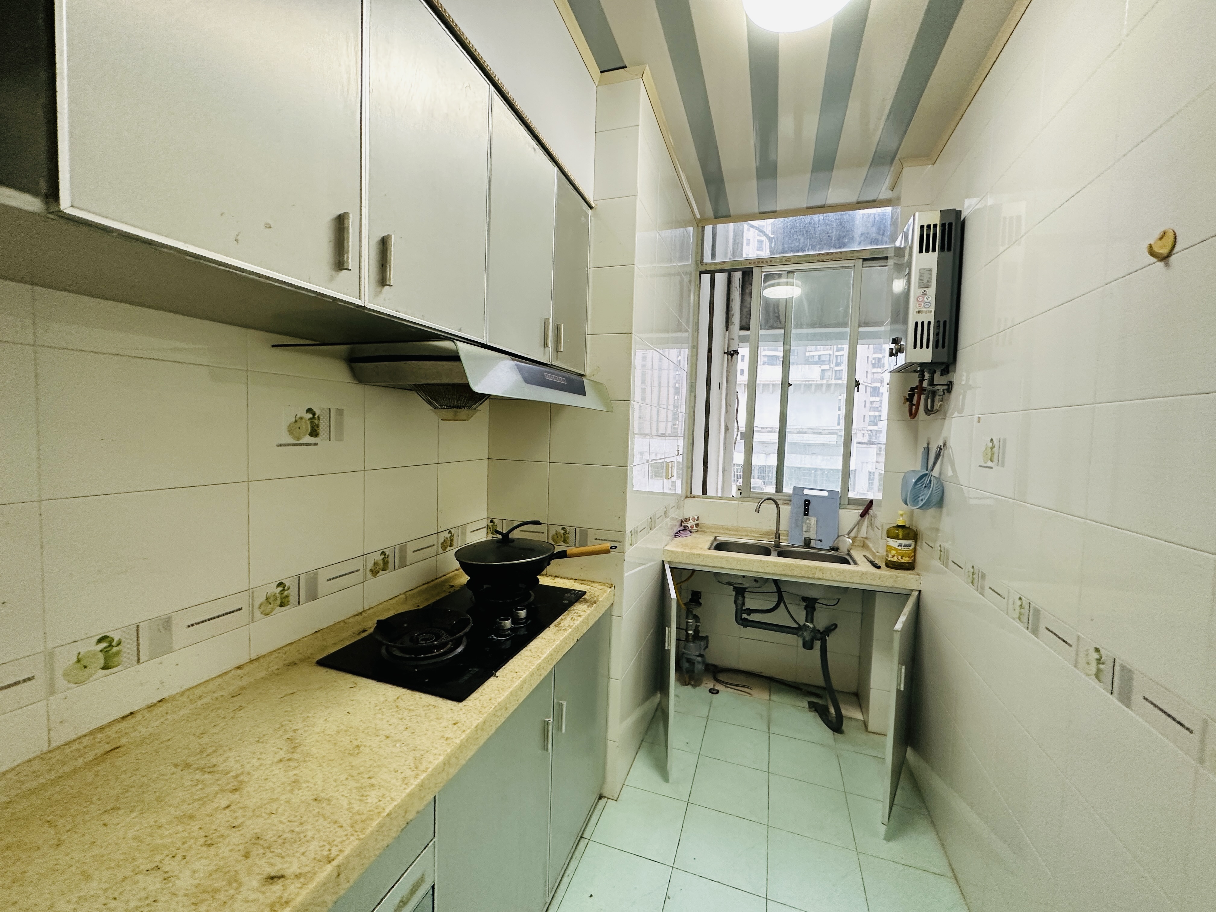 华贸大厦(华贸花苑) 1室1厅1卫 86.0万 华贸大厦(华贸花苑) 1室1厅1卫 86.0万厨房