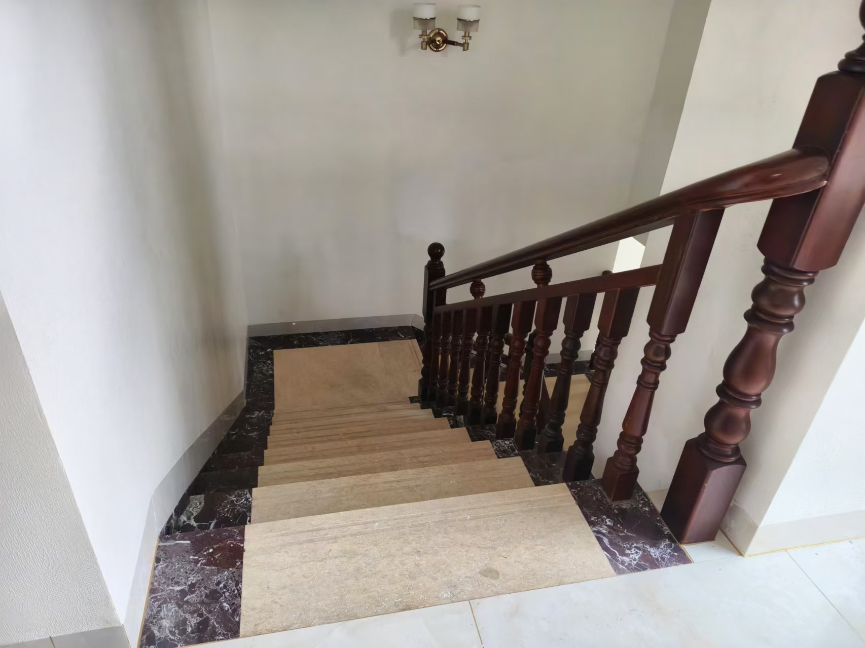 海辰公寓 5室2厅2卫 4500.0元/月 海辰公寓 5室2厅2卫 4500.0元/月室内图