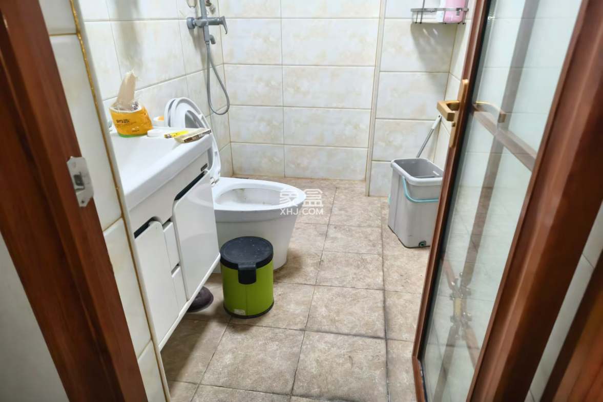 海辰公寓 5室2厅2卫 4500.0元/月 海辰公寓 5室2厅2卫 4500.0元/月室内图