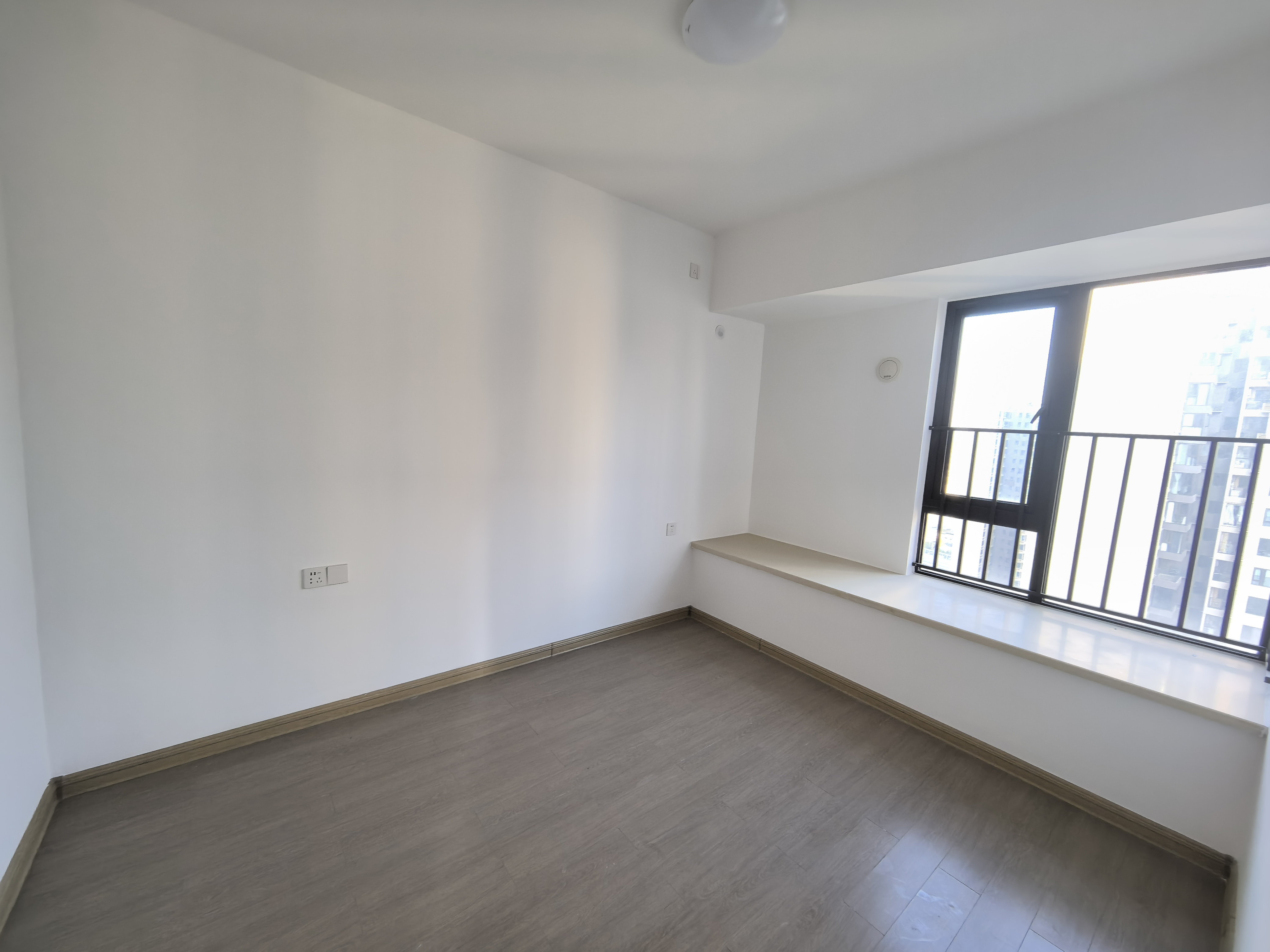 蓝溪谷 4室2厅2卫 69.8万 蓝溪谷 4室2厅2卫 69.8万室内图