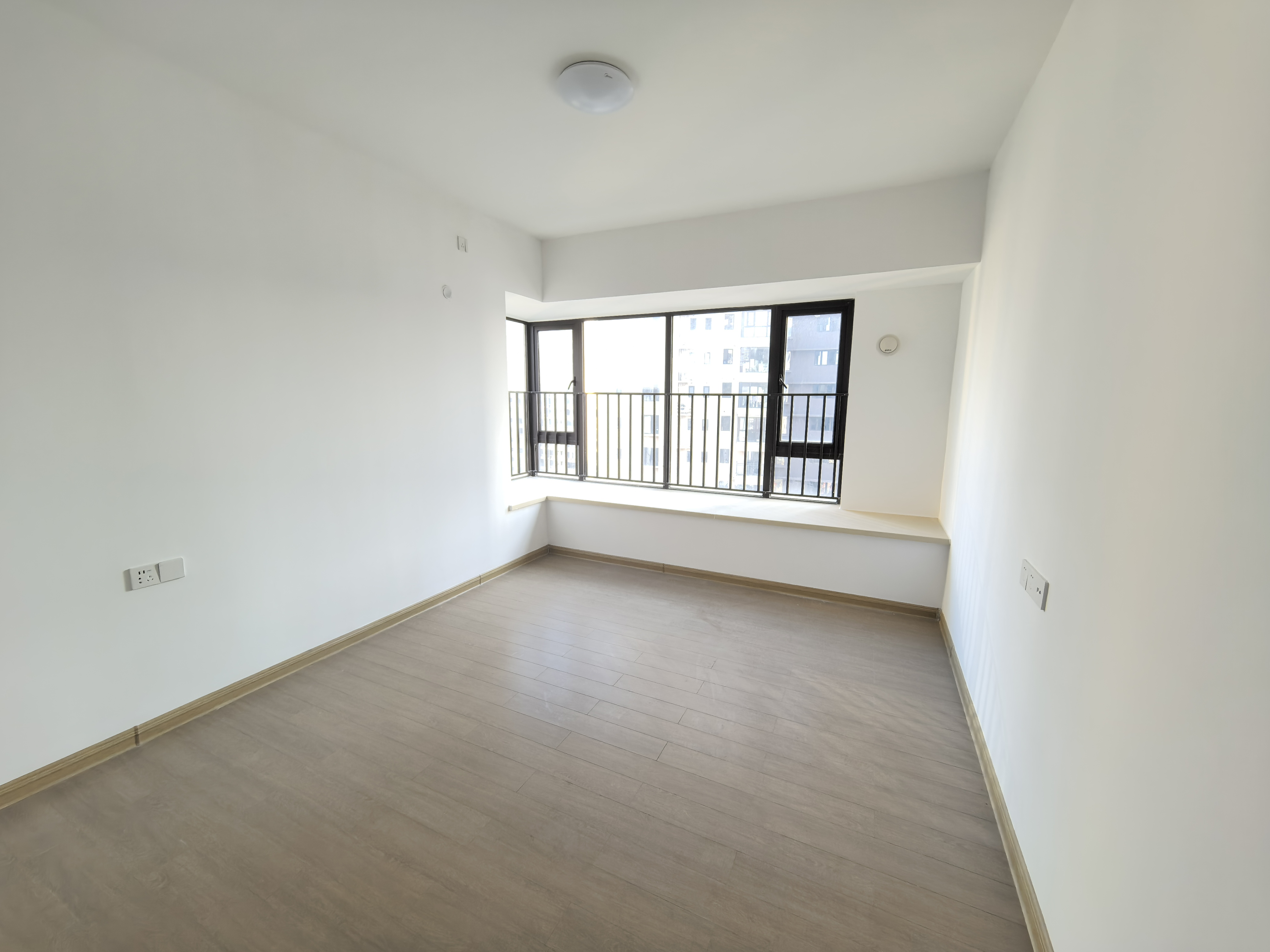 蓝溪谷 4室2厅2卫 69.8万 蓝溪谷 4室2厅2卫 69.8万室内图